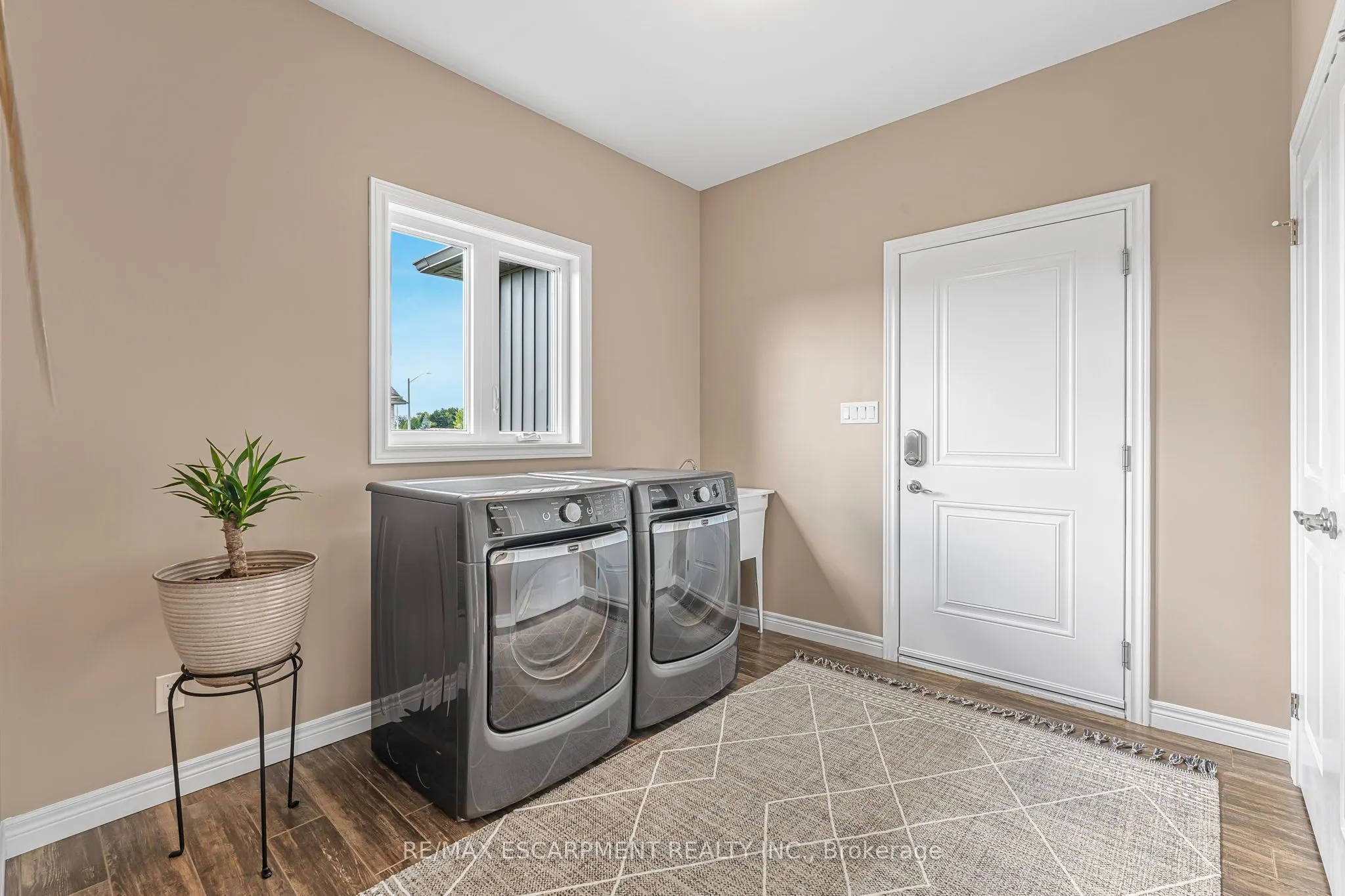 3 Silverthorne Court