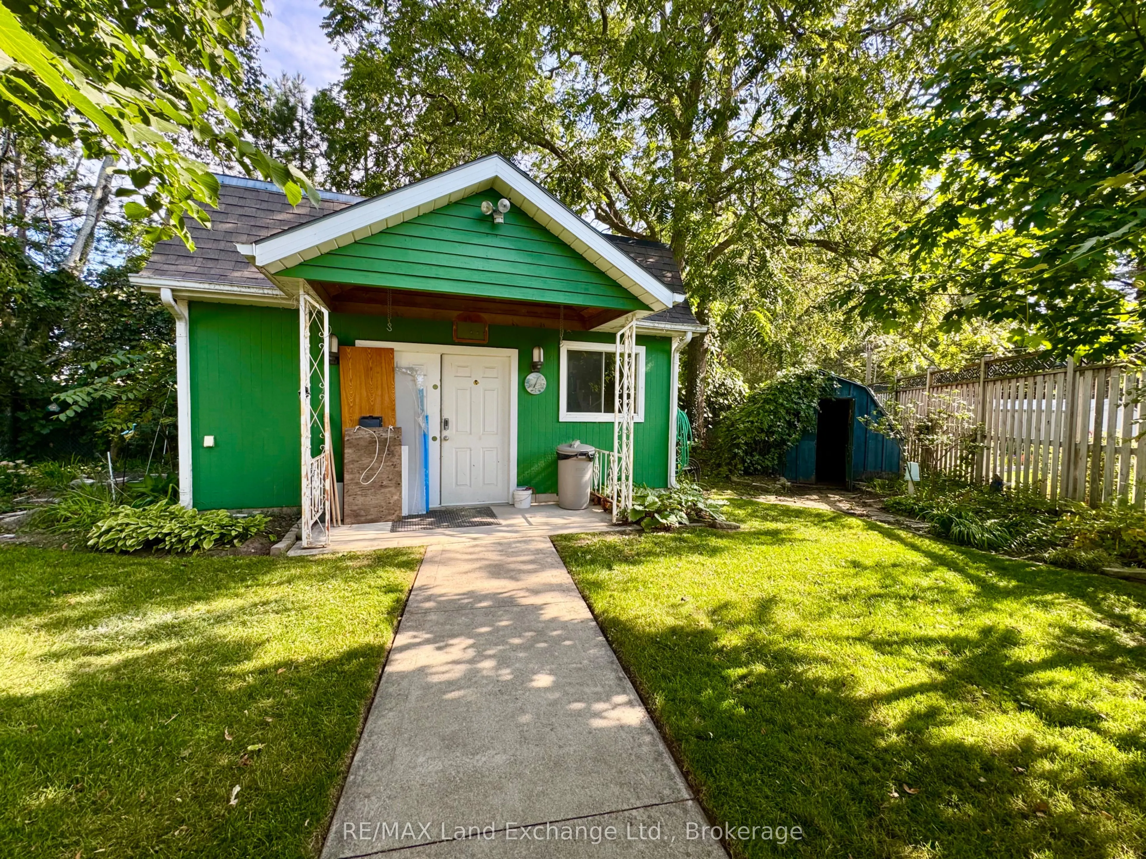 653 Ashwell Crescent