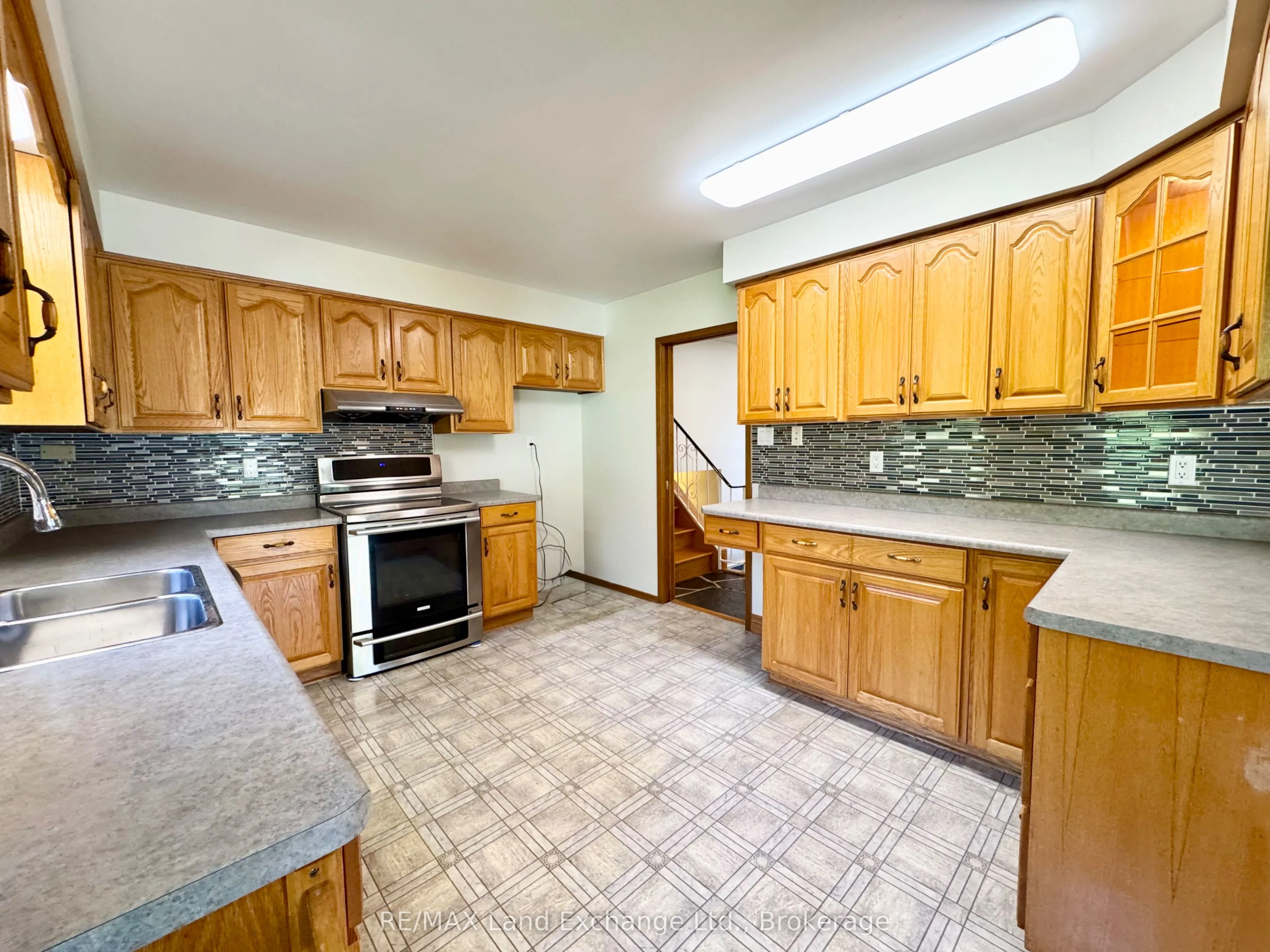 653 Ashwell Crescent