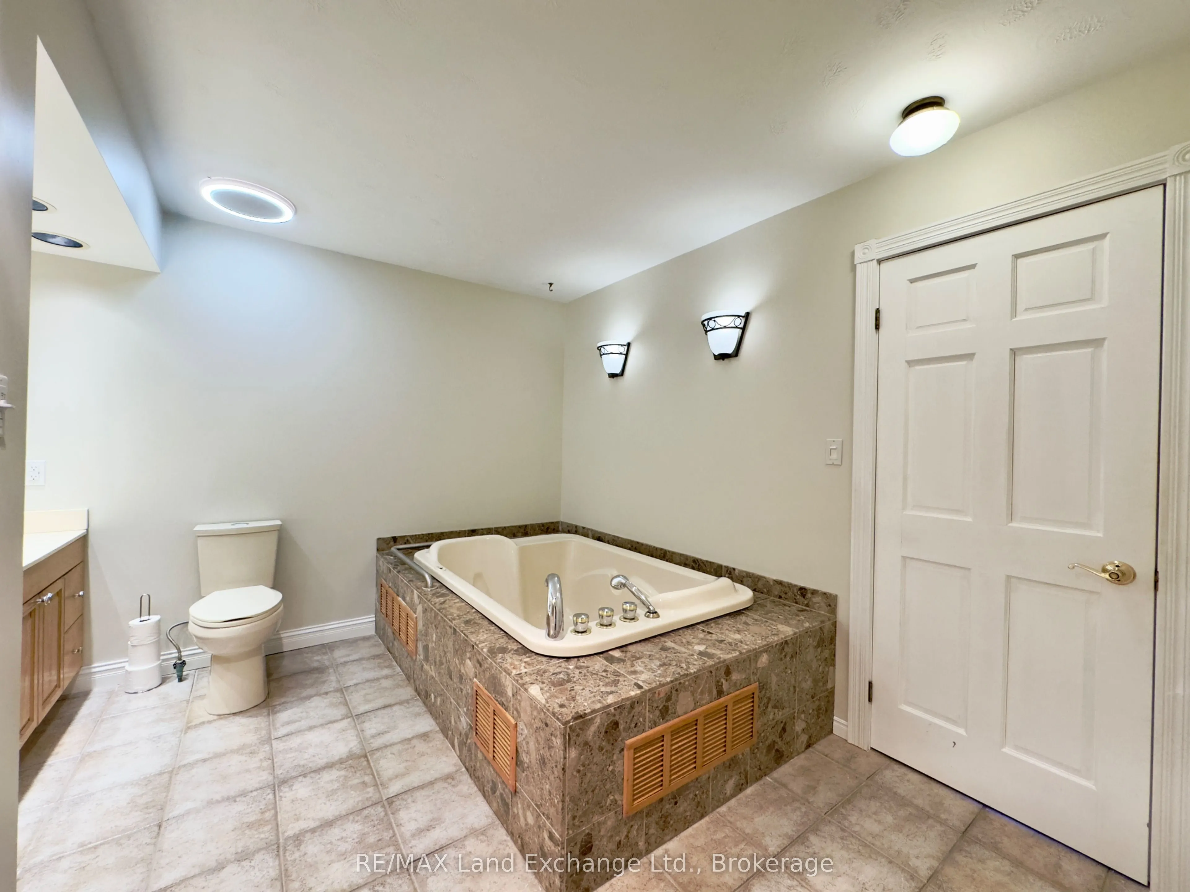 653 Ashwell Crescent
