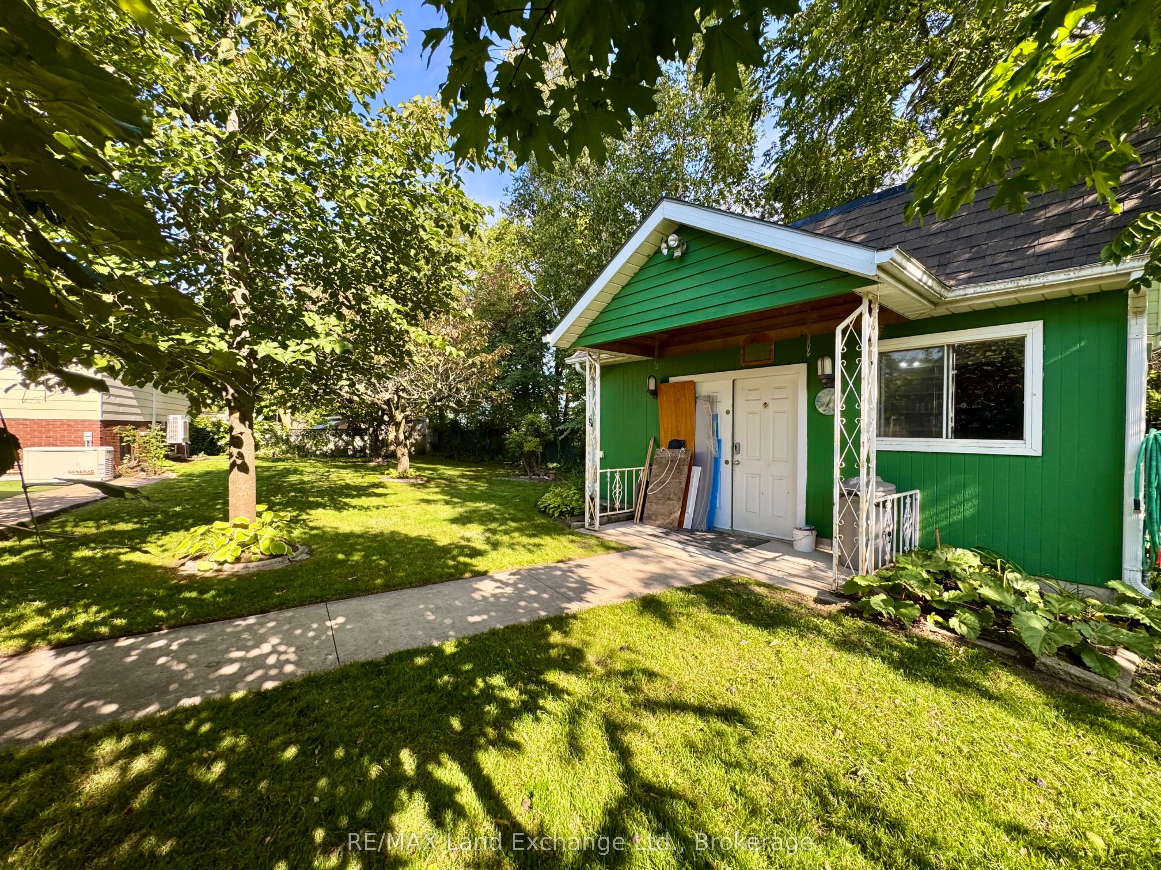 653 Ashwell Crescent