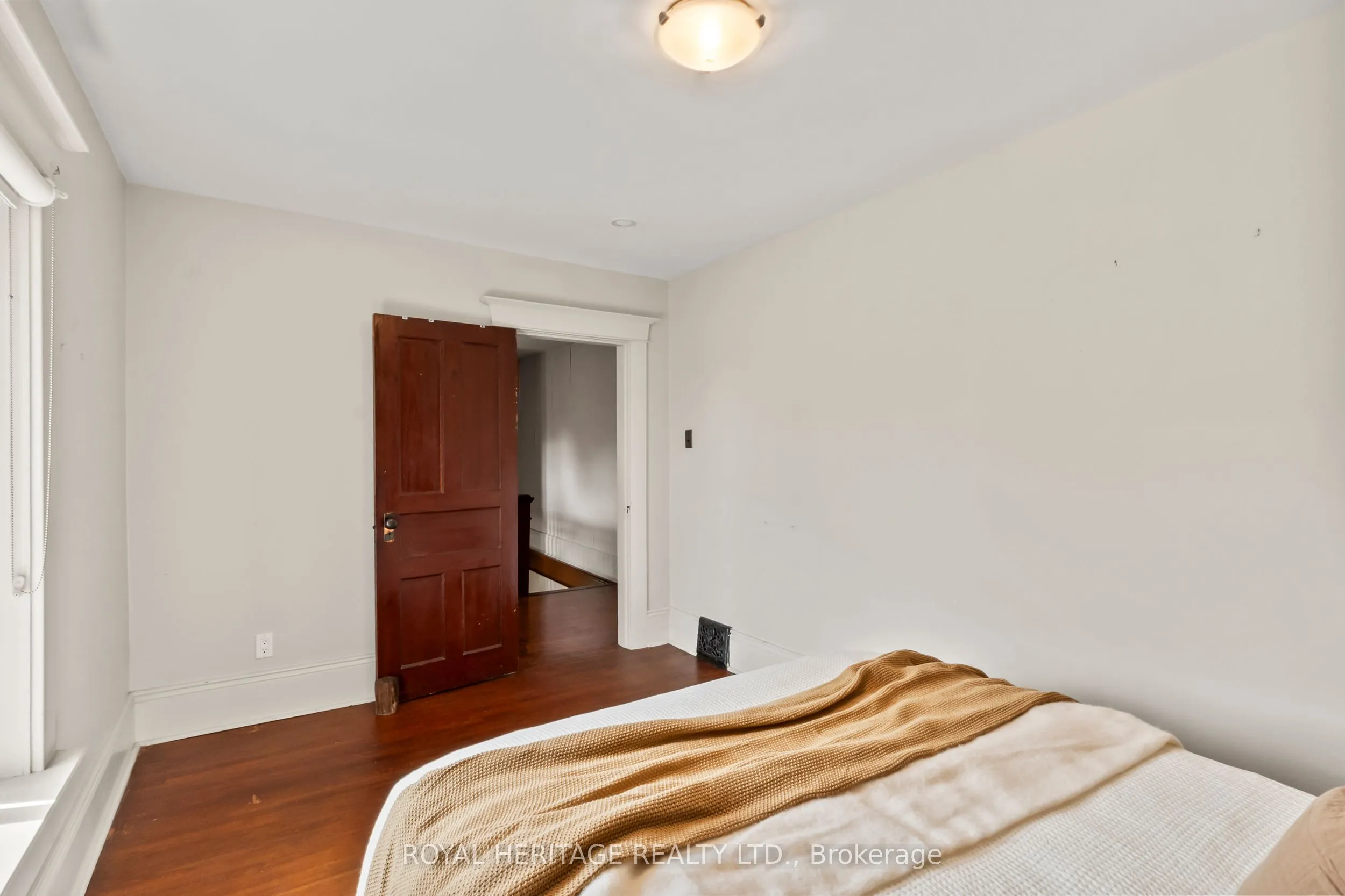 901 Cresswell Road