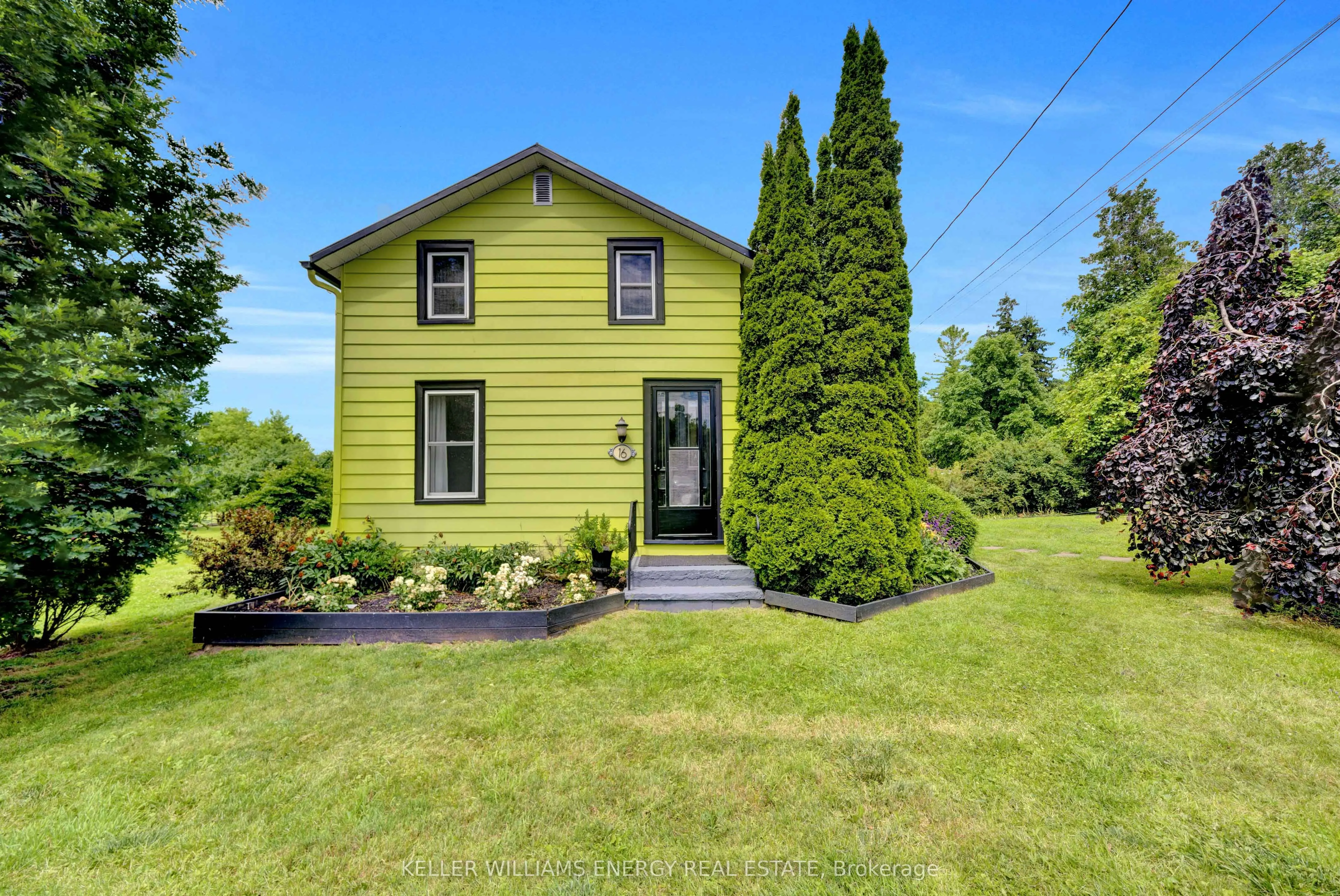 16 Squires Street