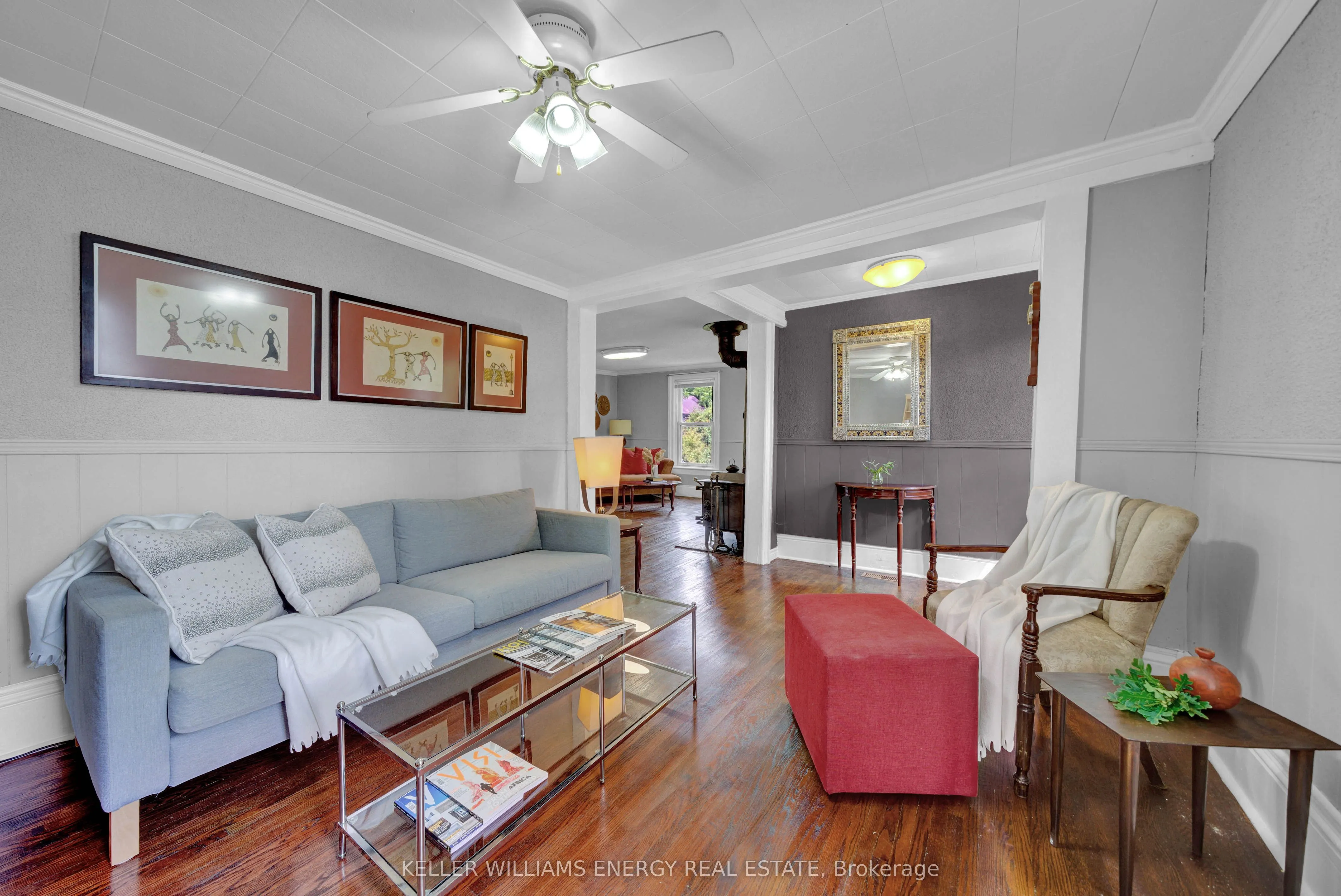 16 Squires Street