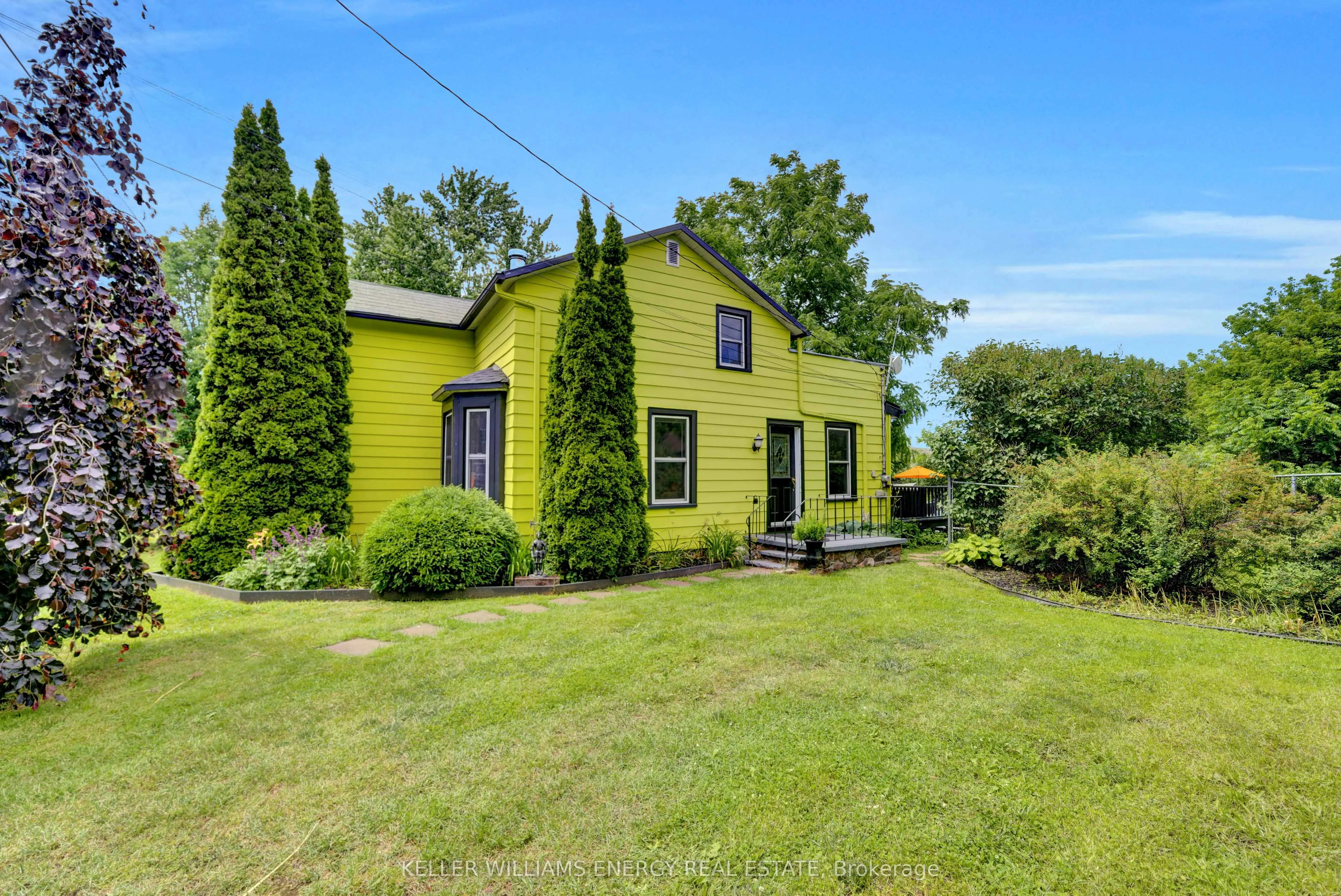 16 Squires Street