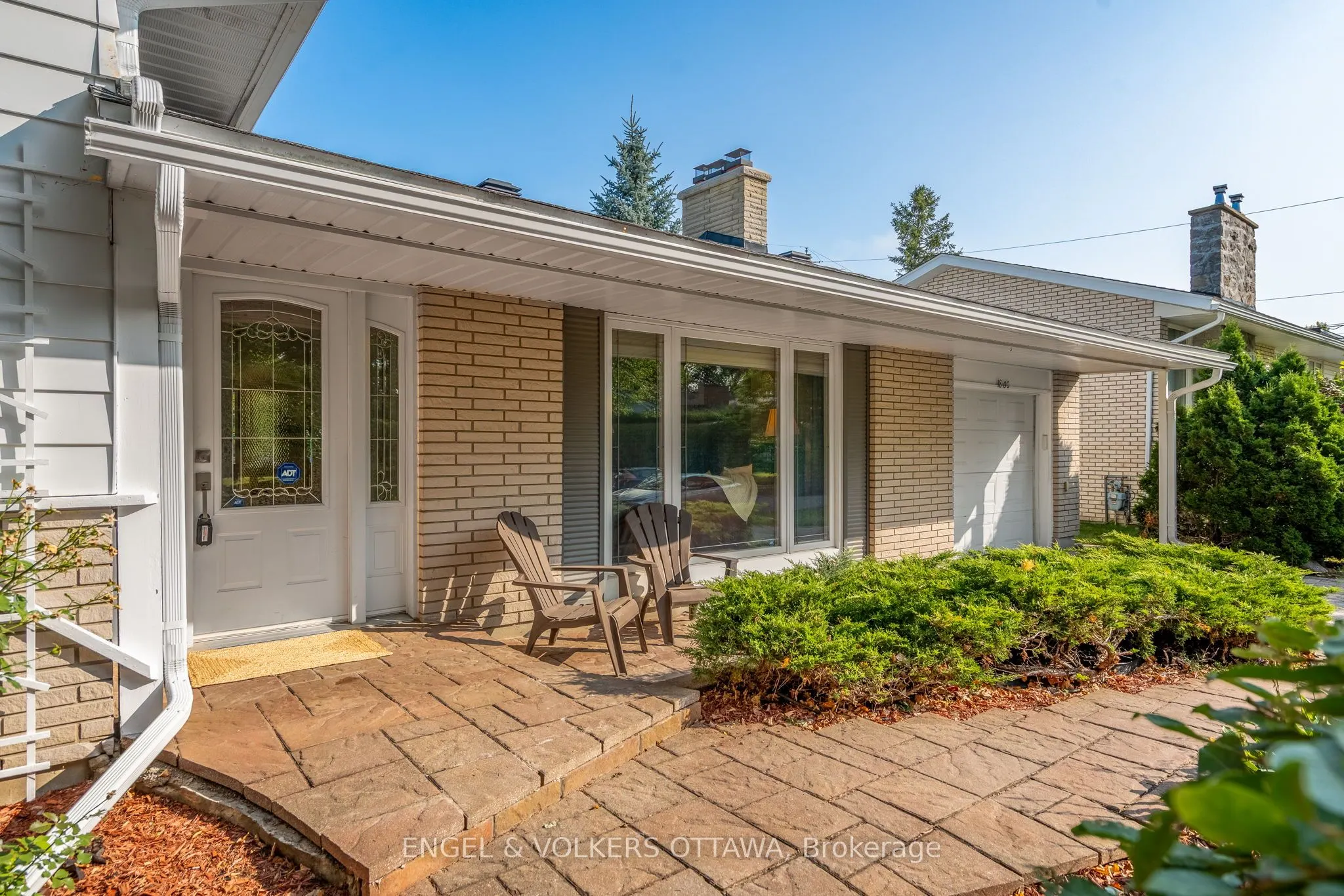 1800 Devlin Crescent
