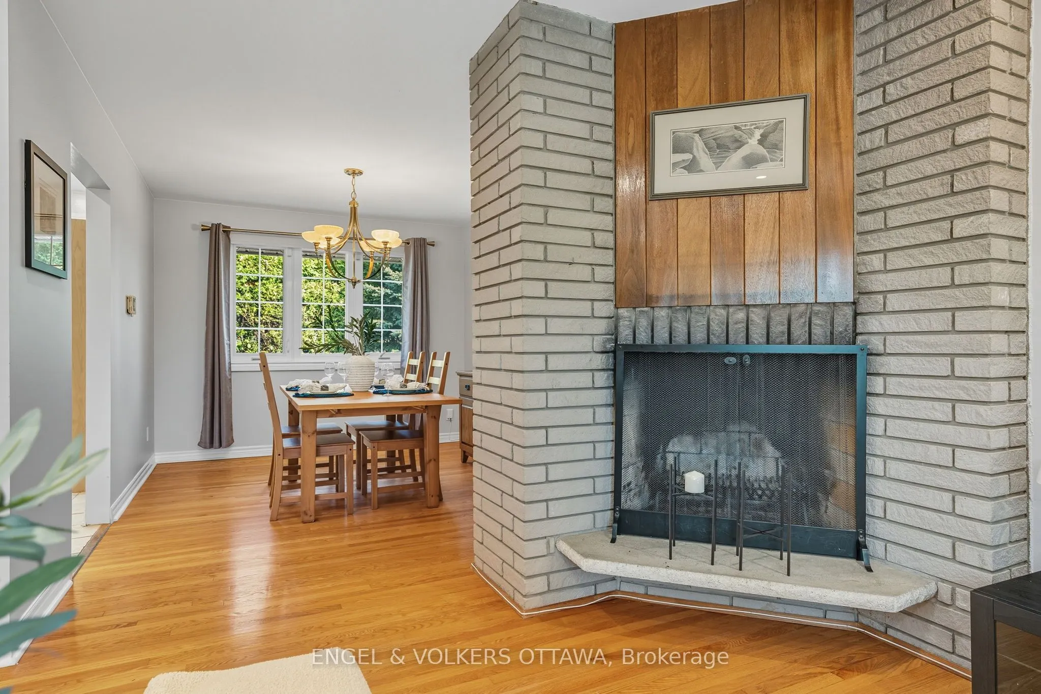 1800 Devlin Crescent