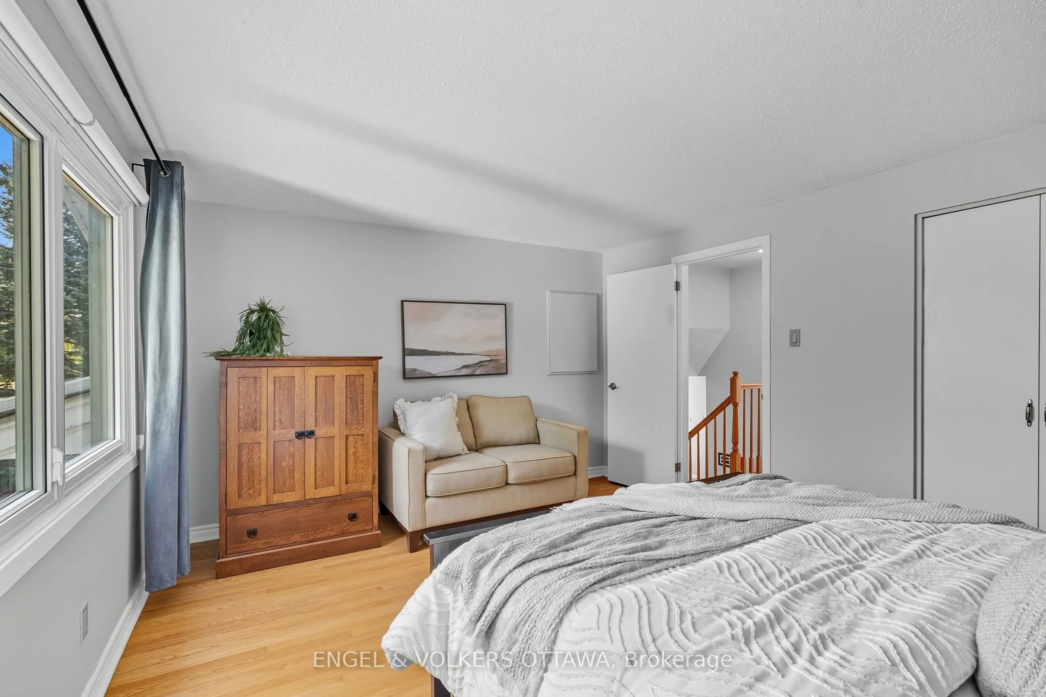 1800 Devlin Crescent