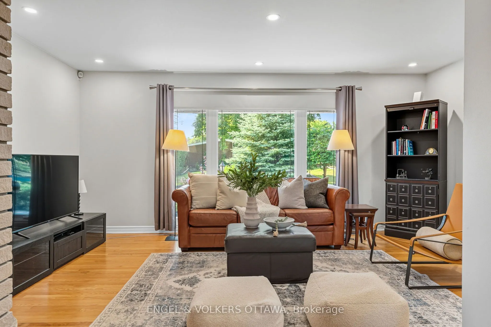 1800 Devlin Crescent