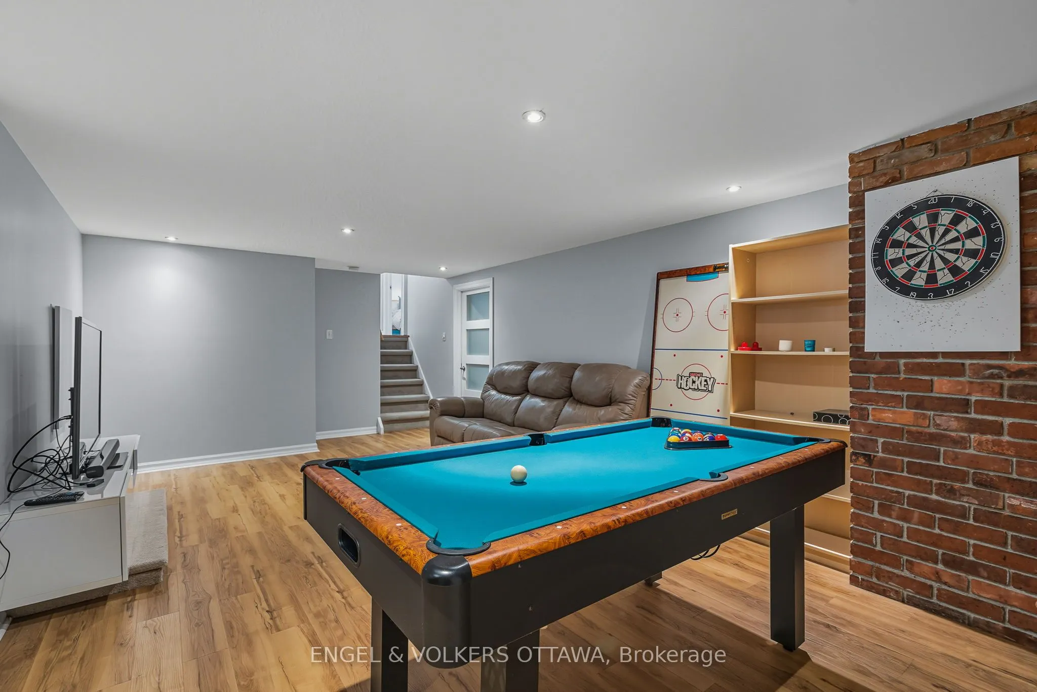 1800 Devlin Crescent
