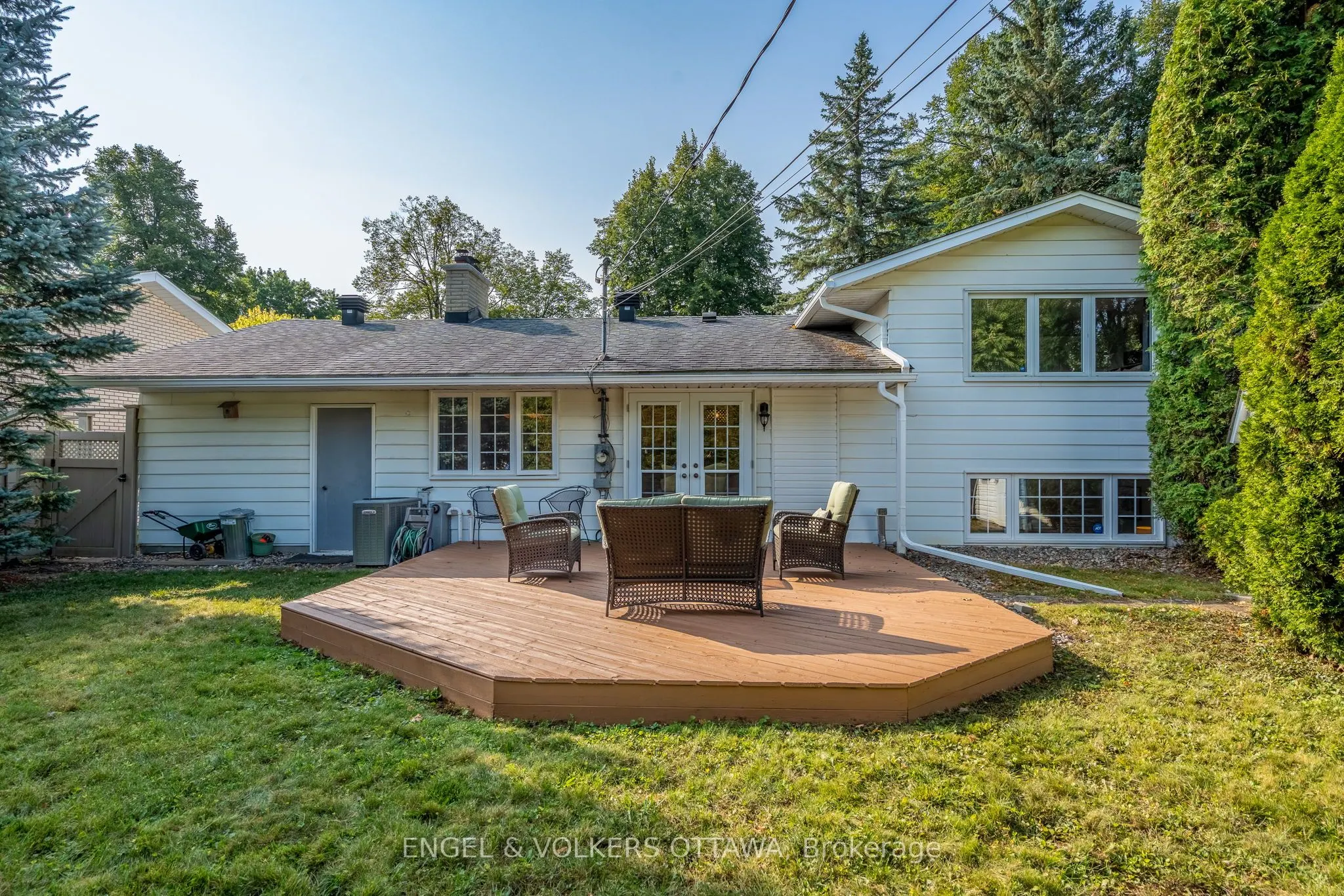 1800 Devlin Crescent