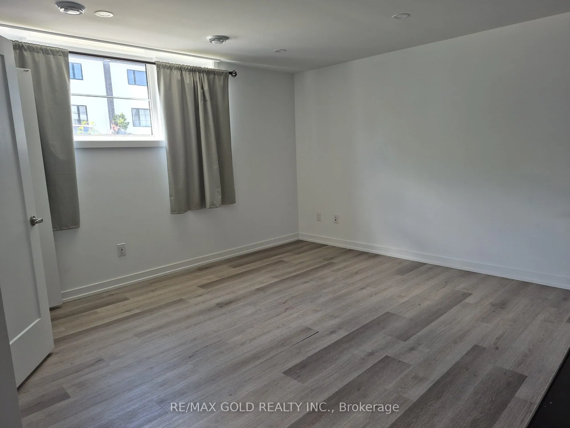 4263 Fourth Avenue, #812