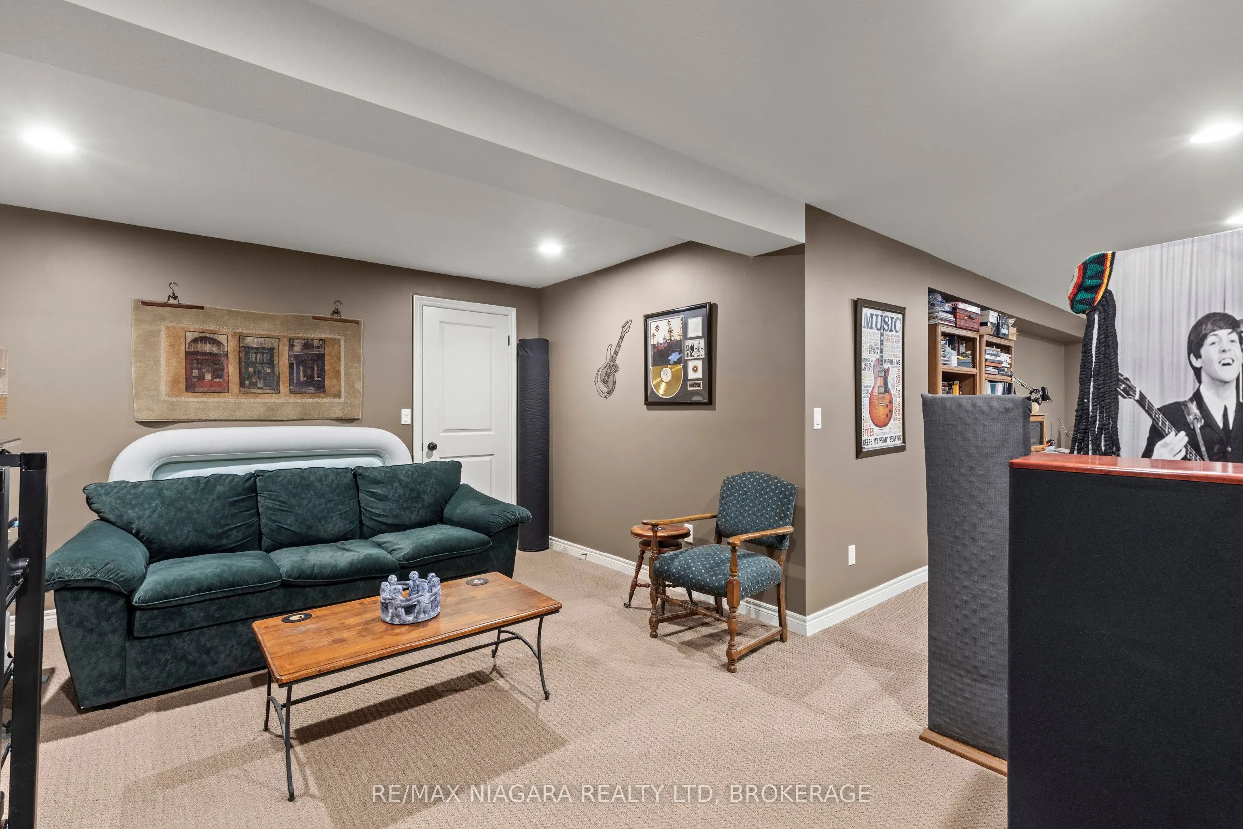 41 Creekside Drive