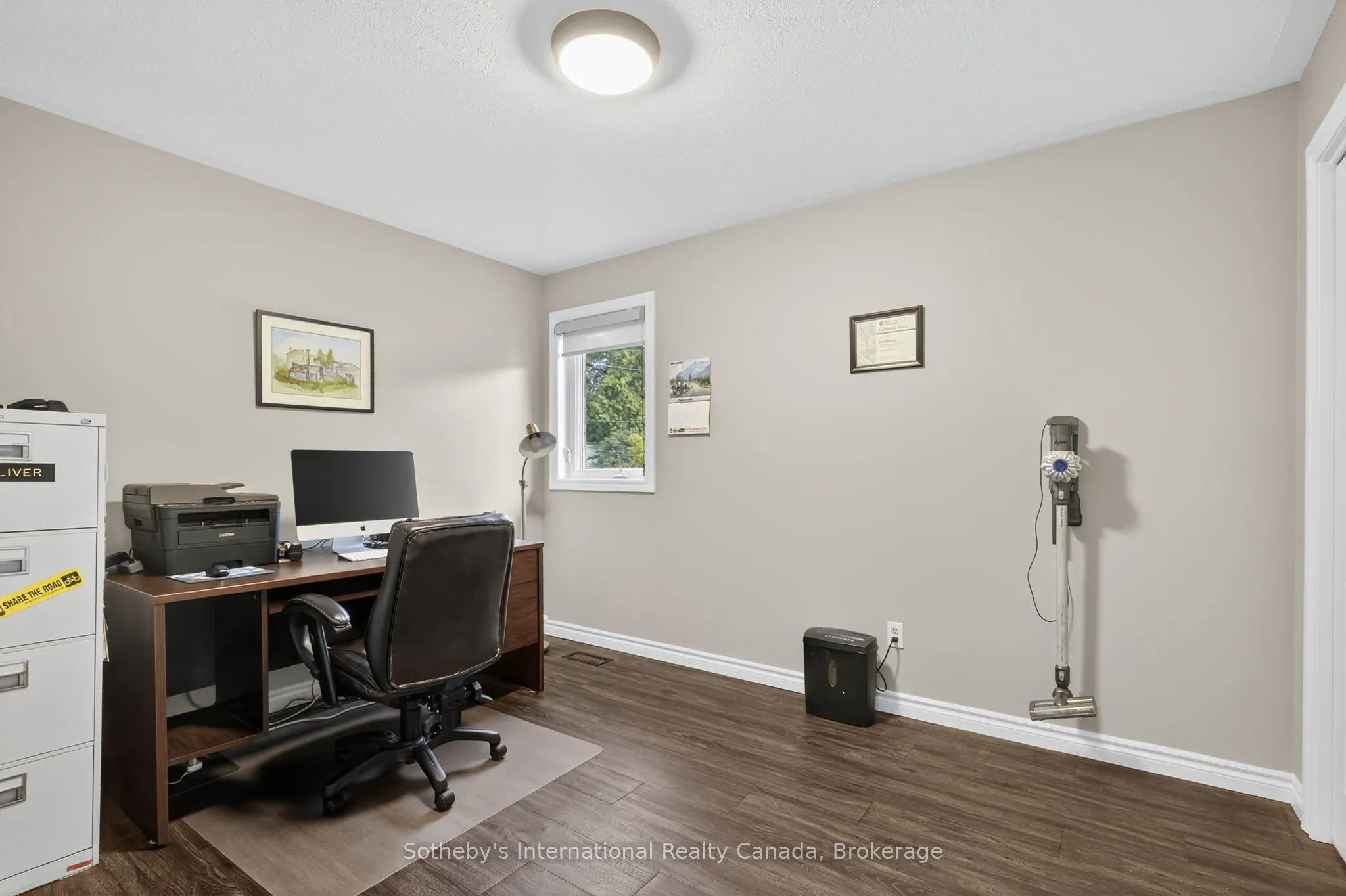 35 Elgin Street S