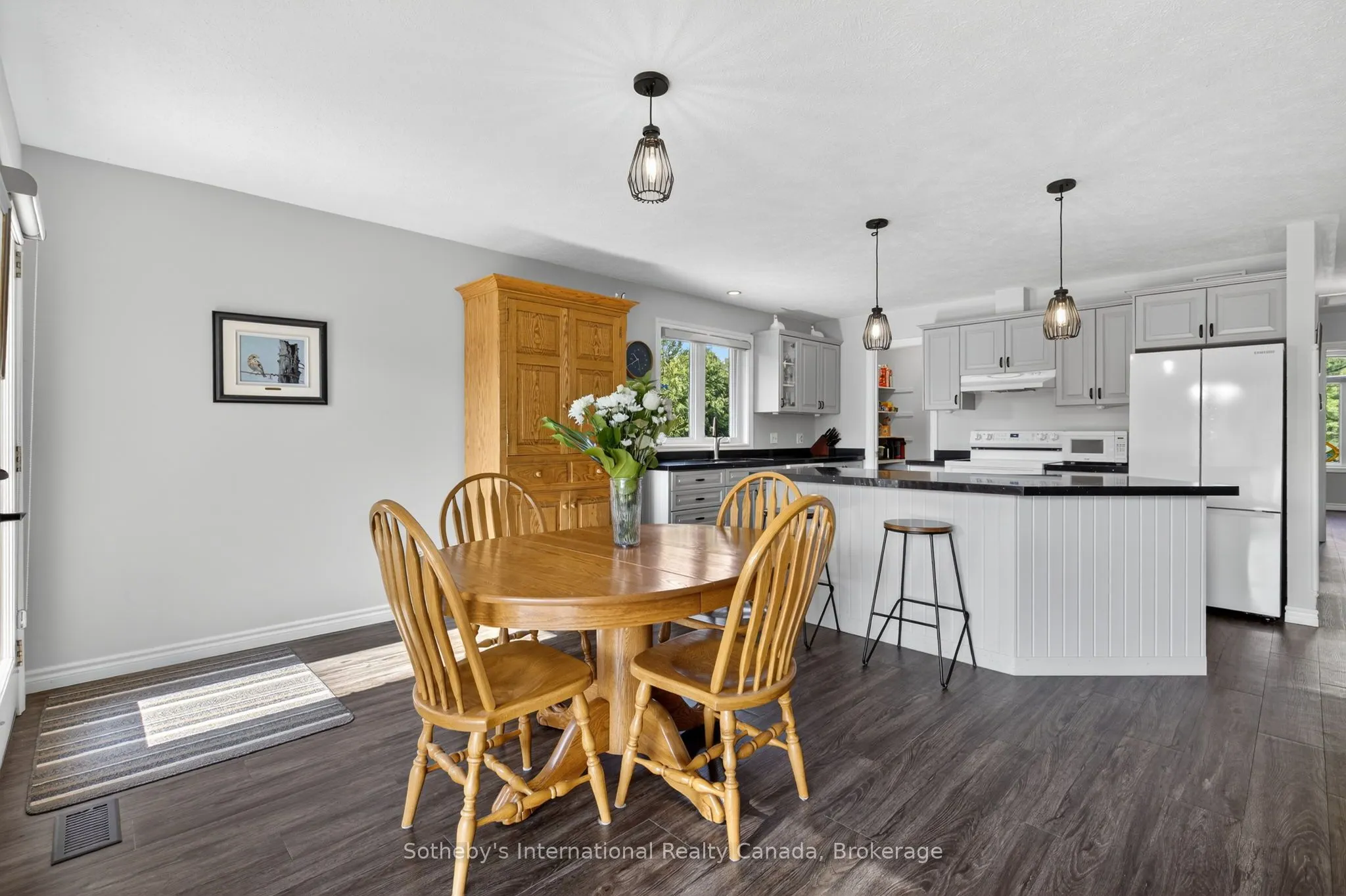 35 Elgin Street S