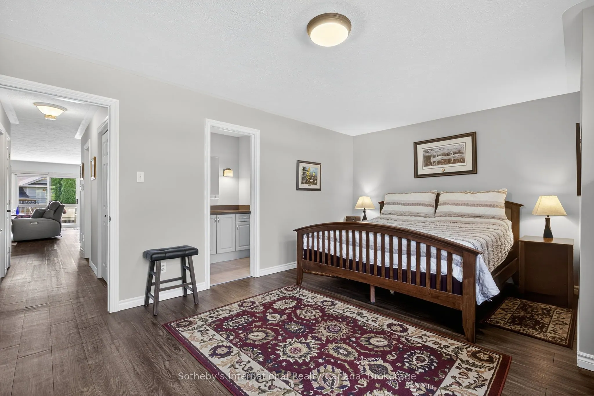35 Elgin Street S