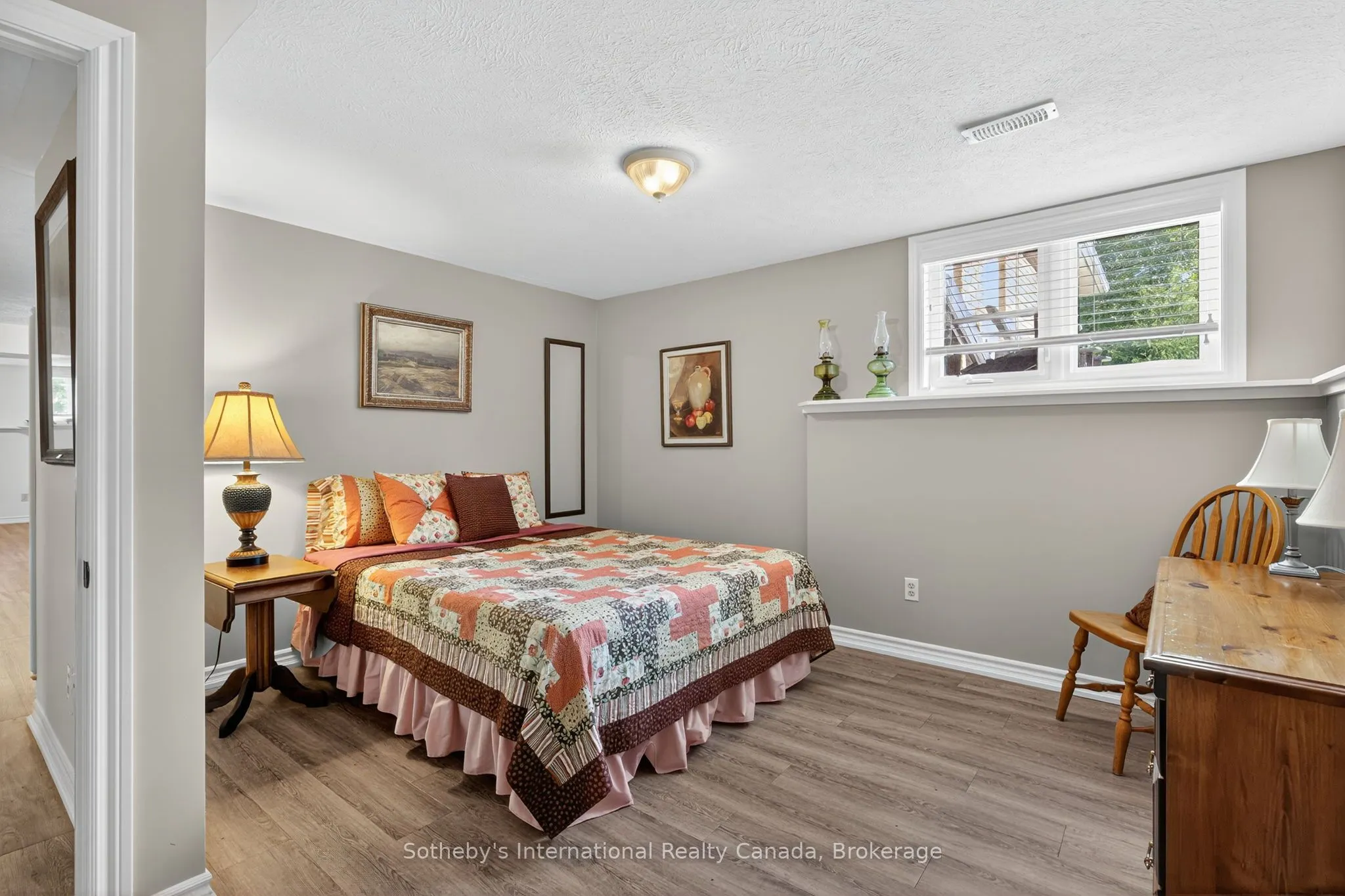 35 Elgin Street S