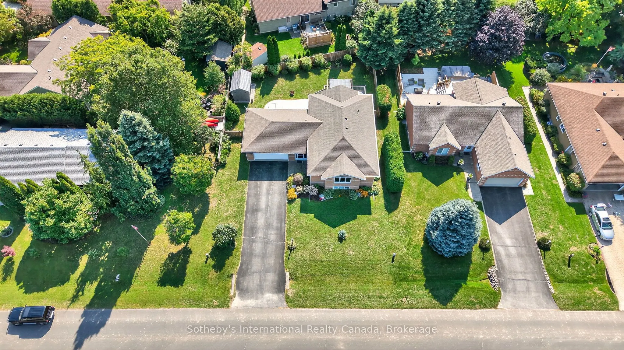 35 Elgin Street S