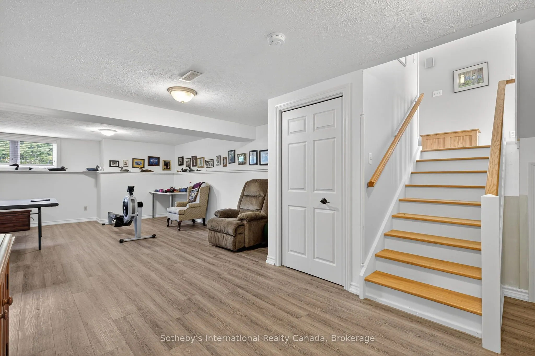 35 Elgin Street S