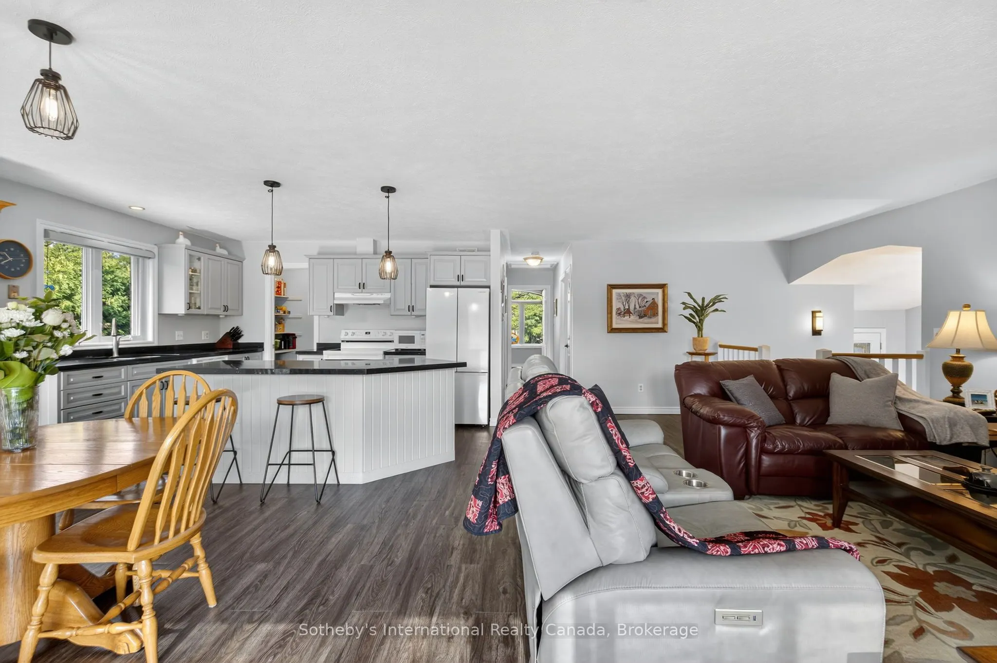 35 Elgin Street S