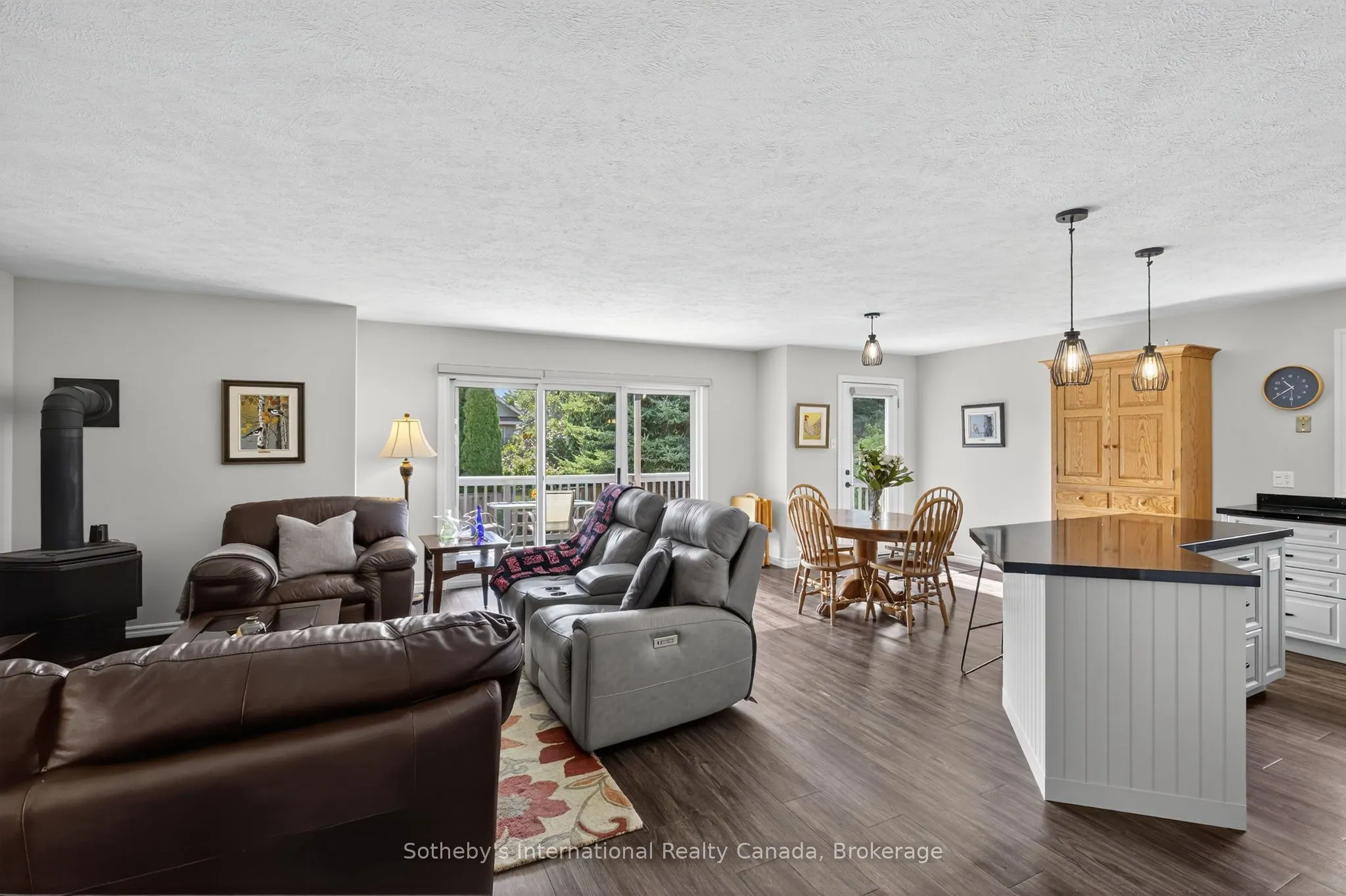 35 Elgin Street S