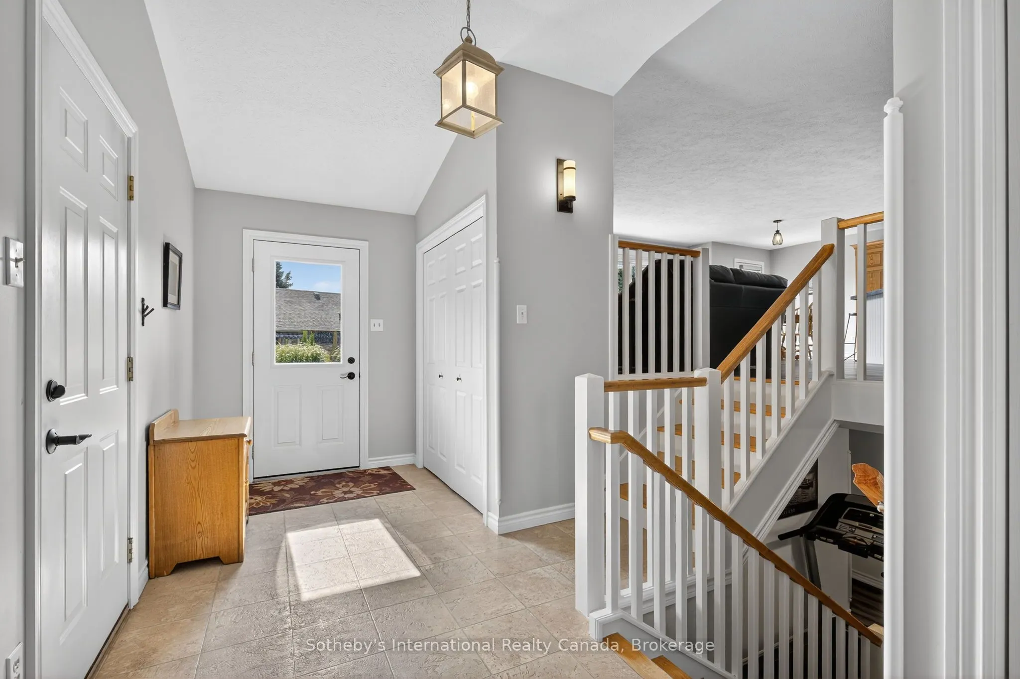 35 Elgin Street S