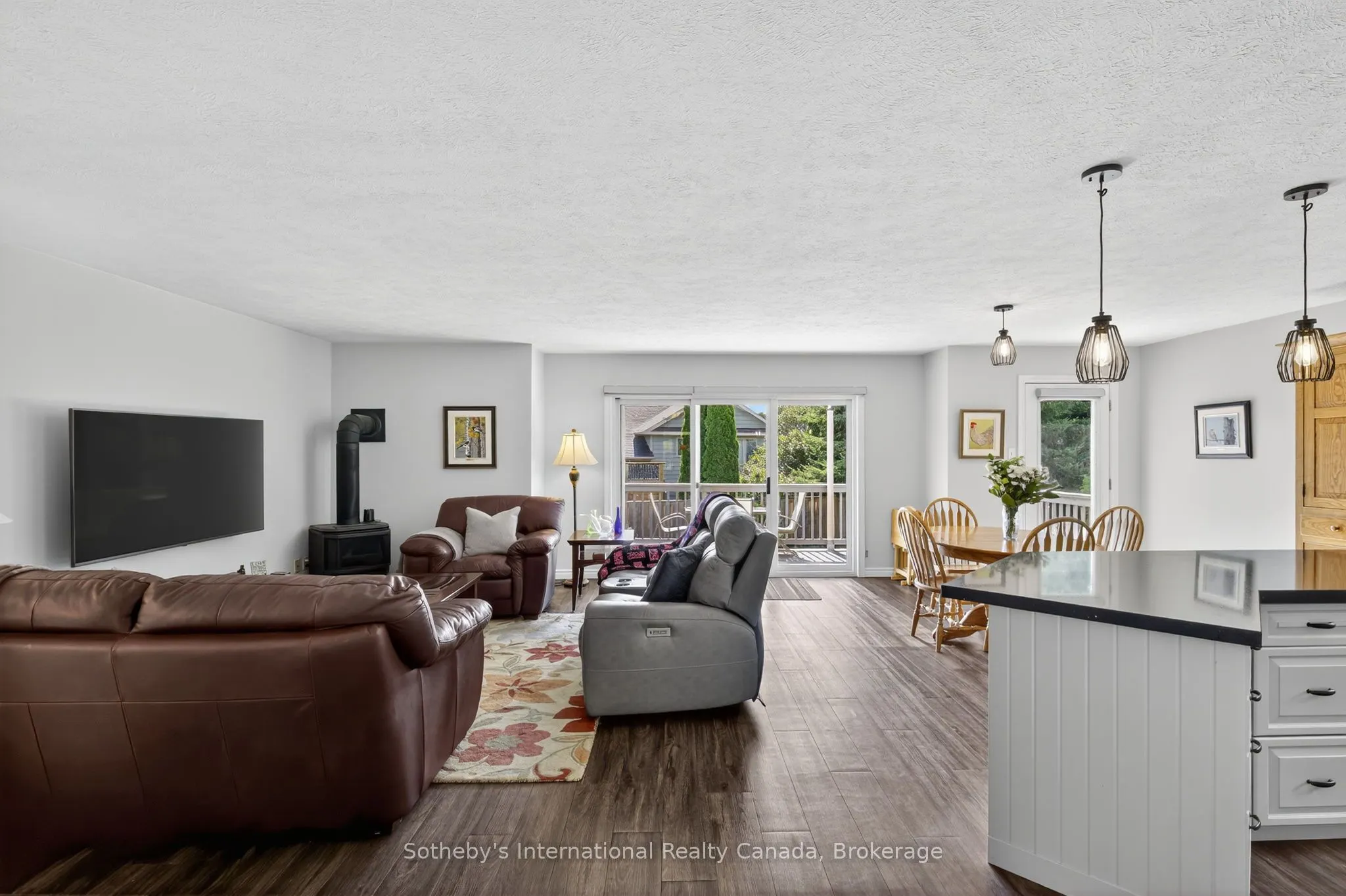 35 Elgin Street S