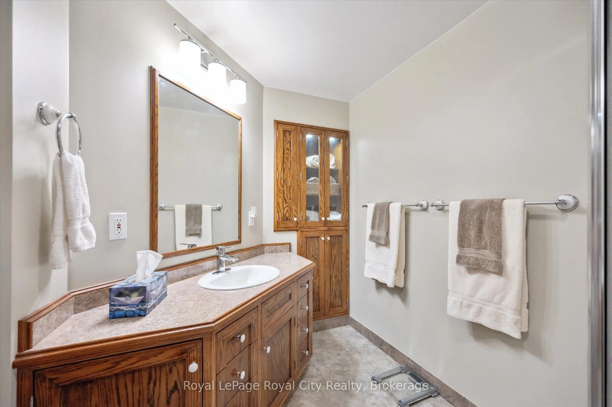 8411 Eramosa/Milton Townline