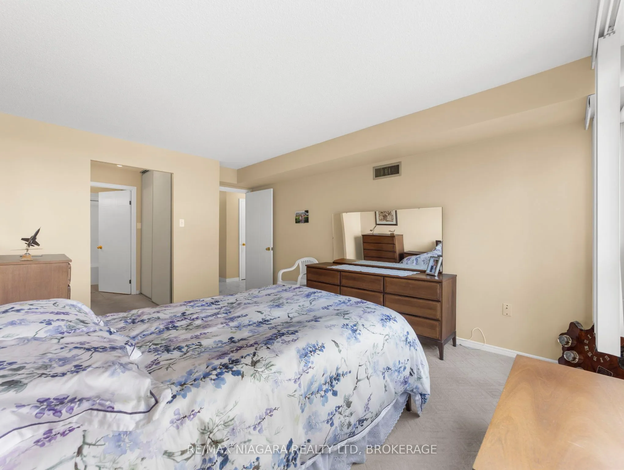 5100 Dorchester Road, #303