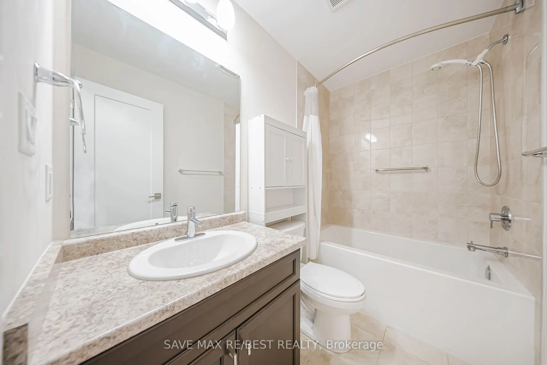 6 Greenwich Avenue