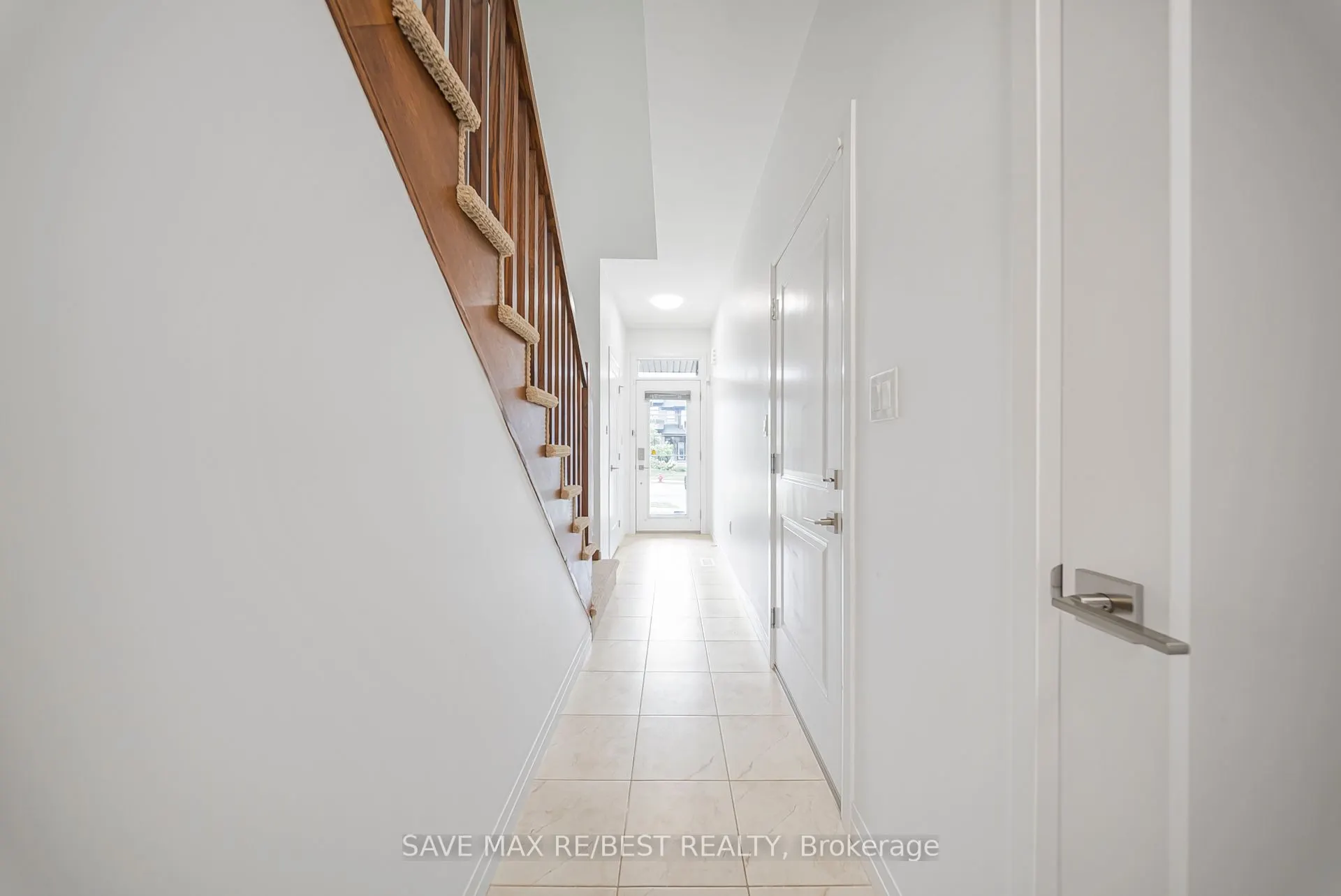 6 Greenwich Avenue