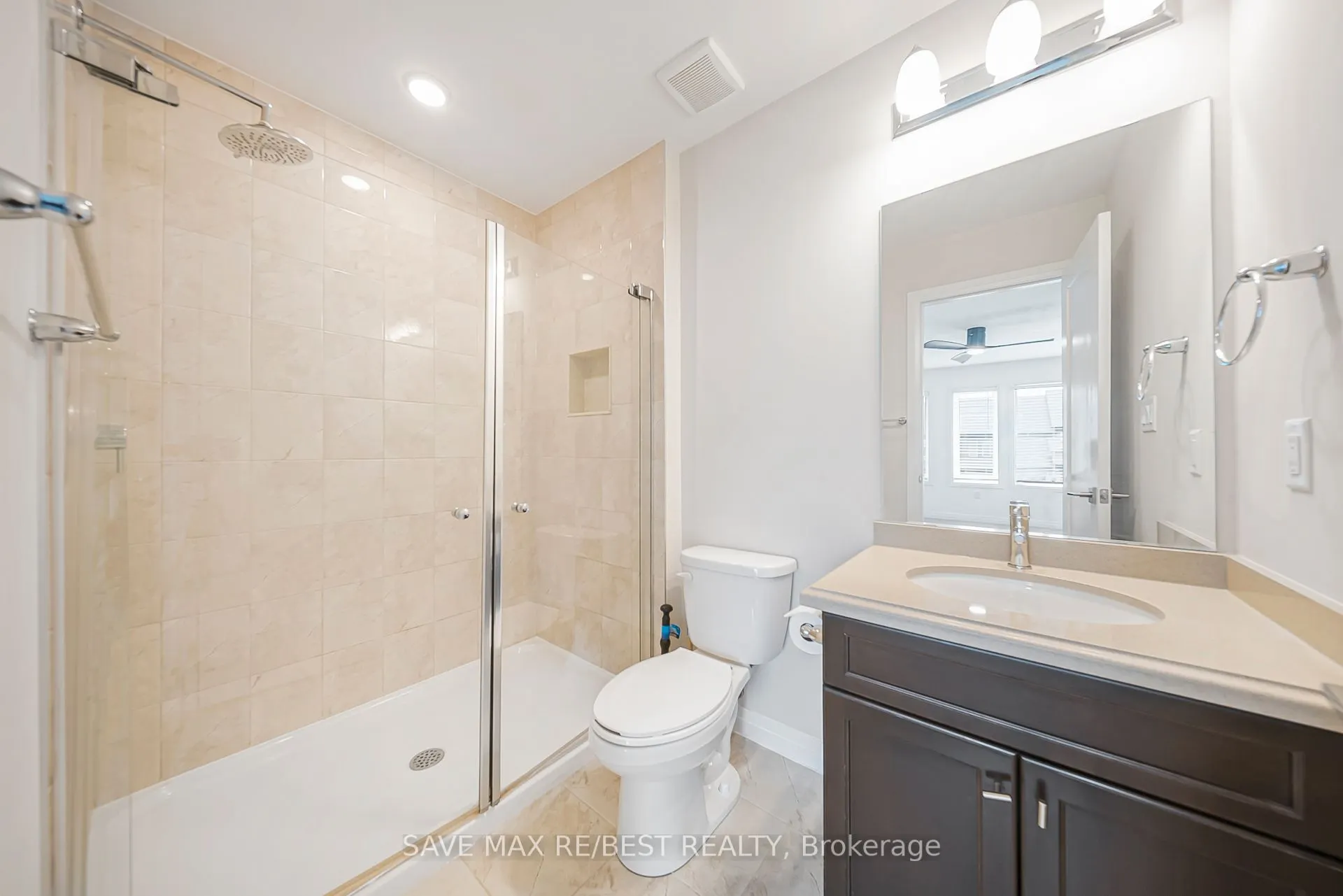 6 Greenwich Avenue
