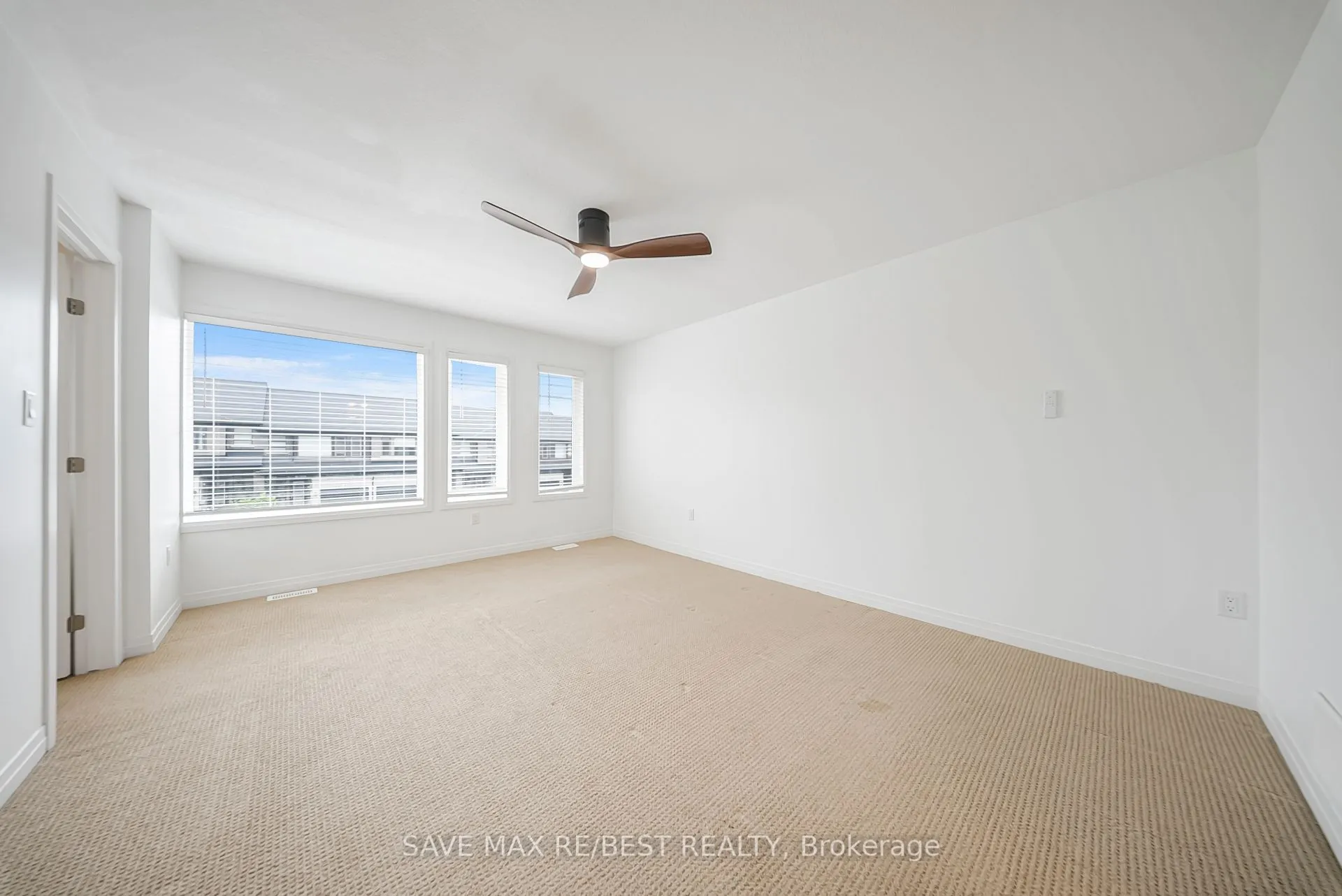 6 Greenwich Avenue