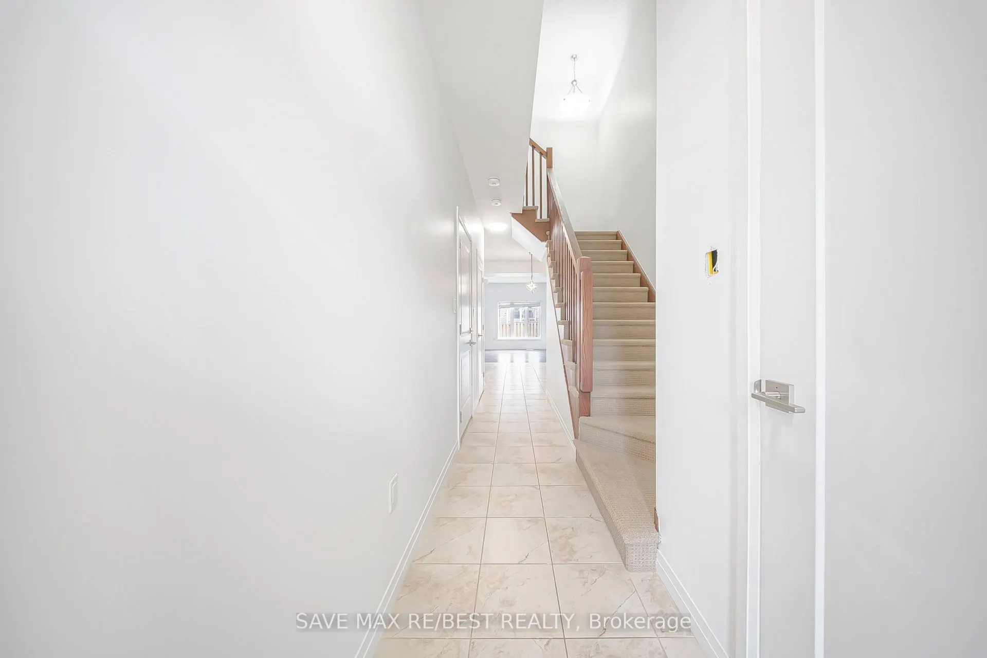 6 Greenwich Avenue