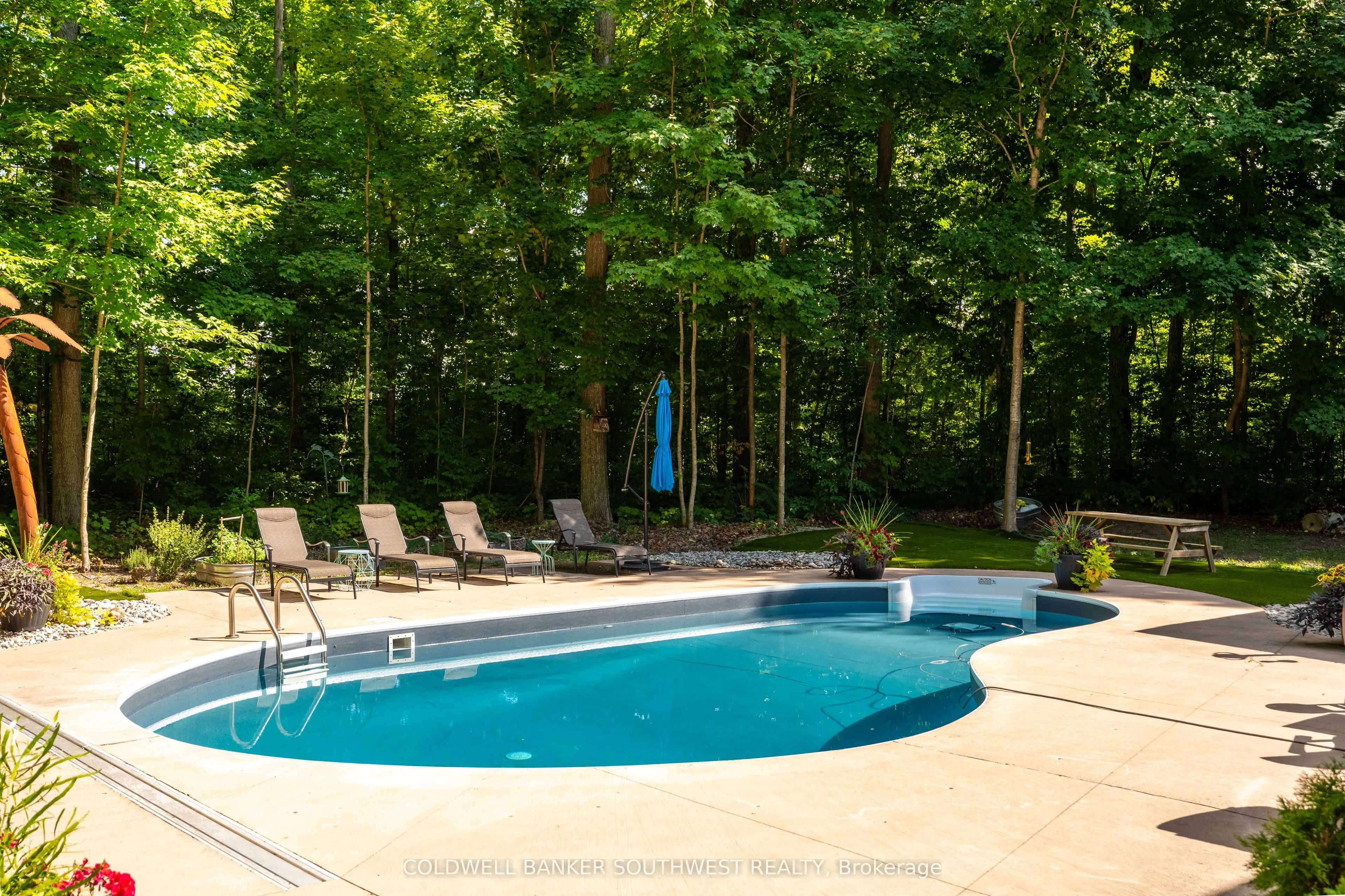 5252 Egremont Road