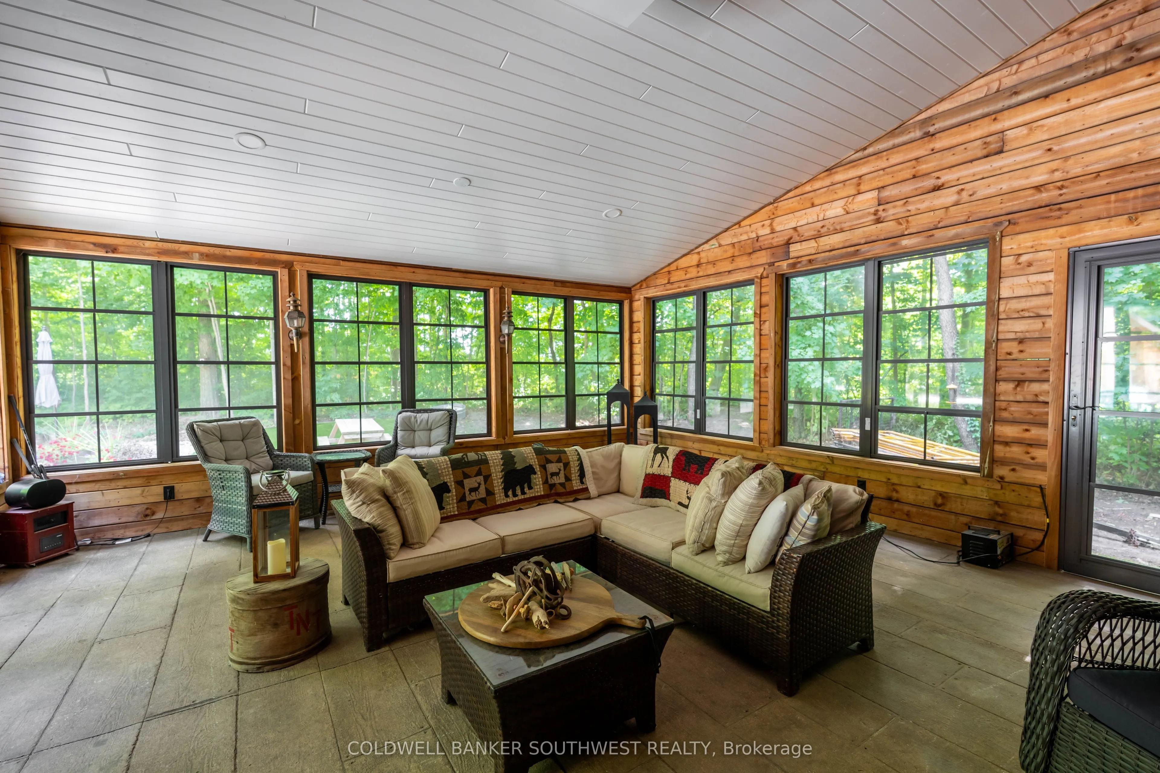 5252 Egremont Road