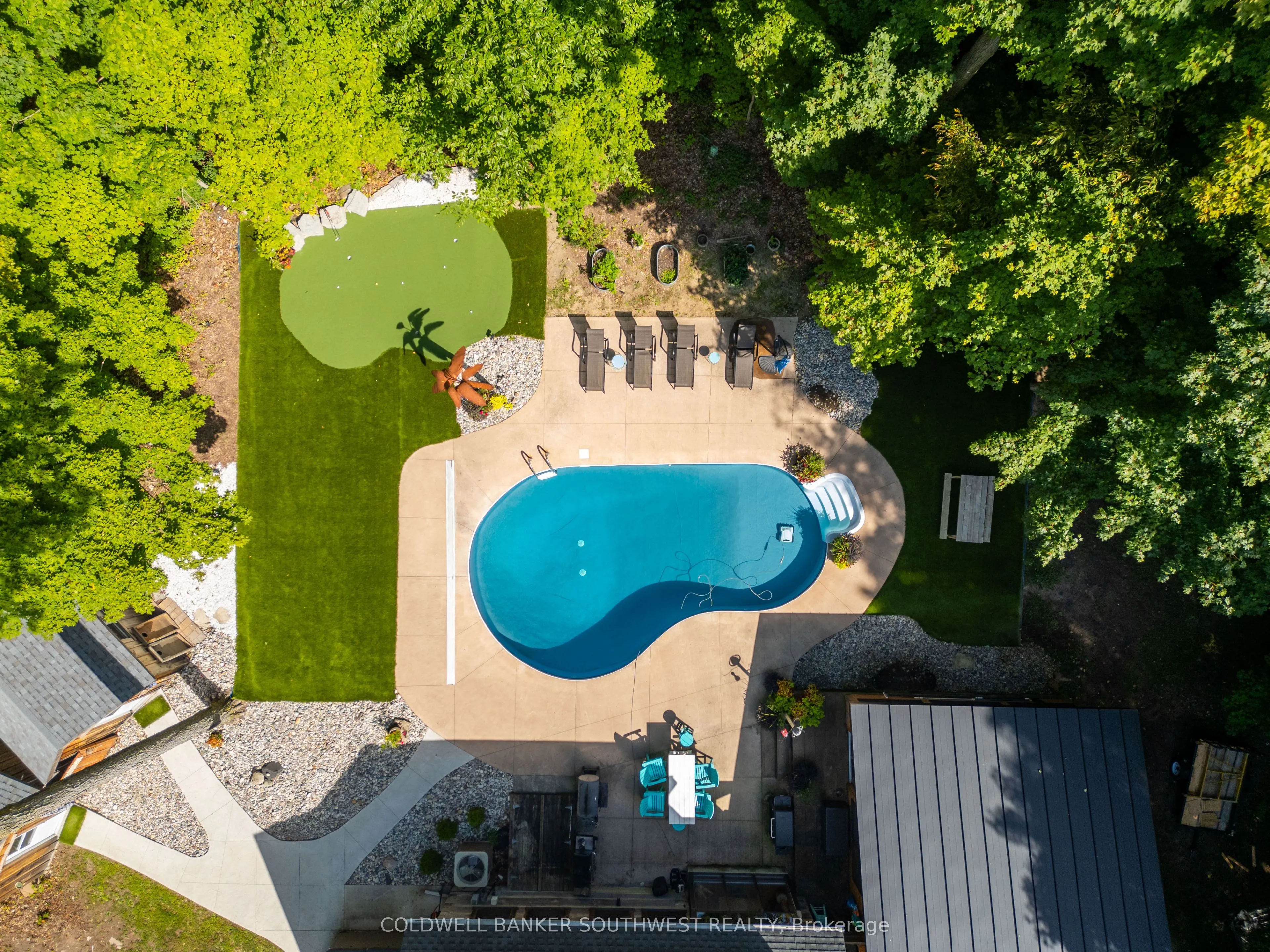 5252 Egremont Road
