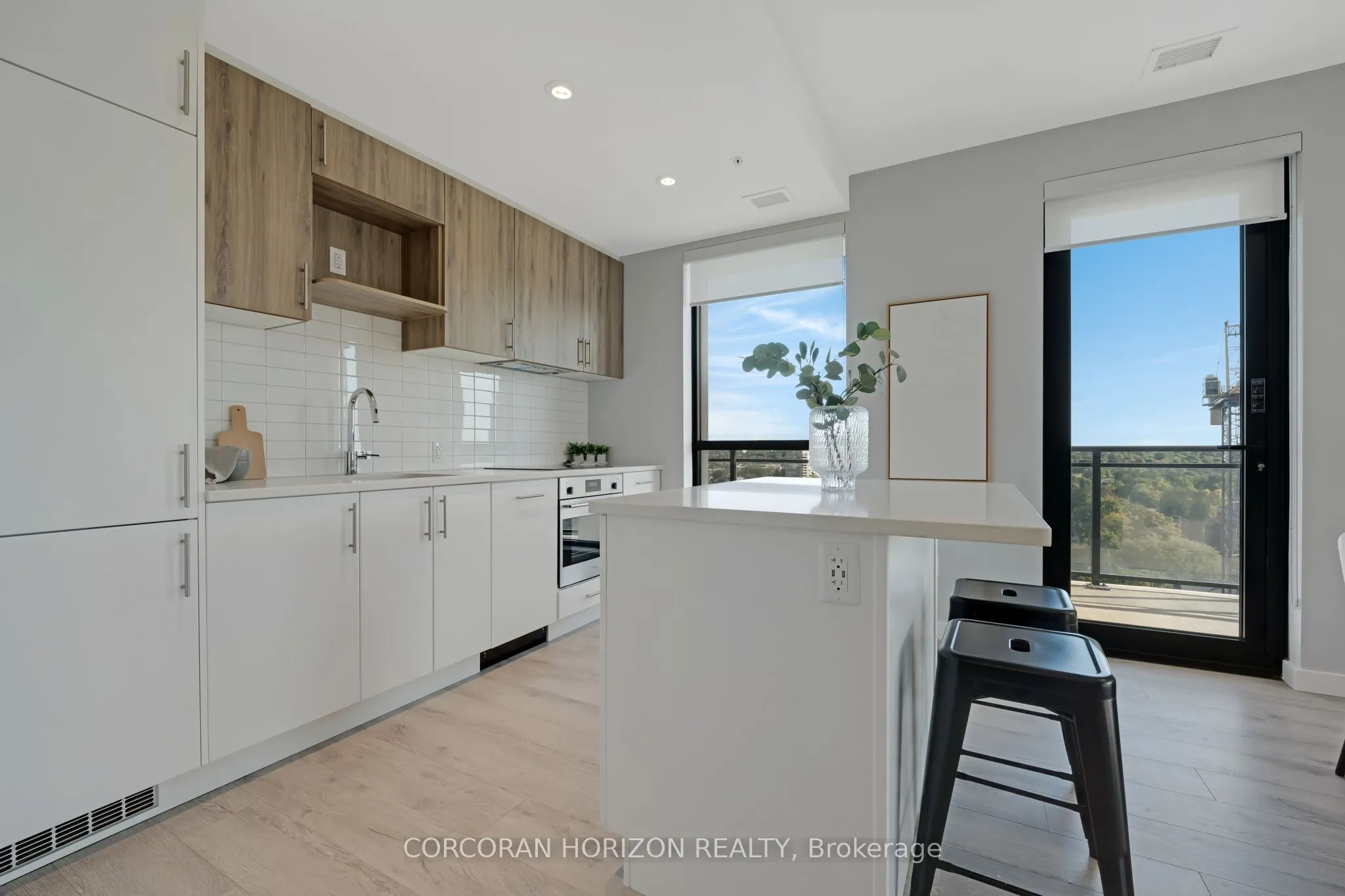 181 King Street S, #1414