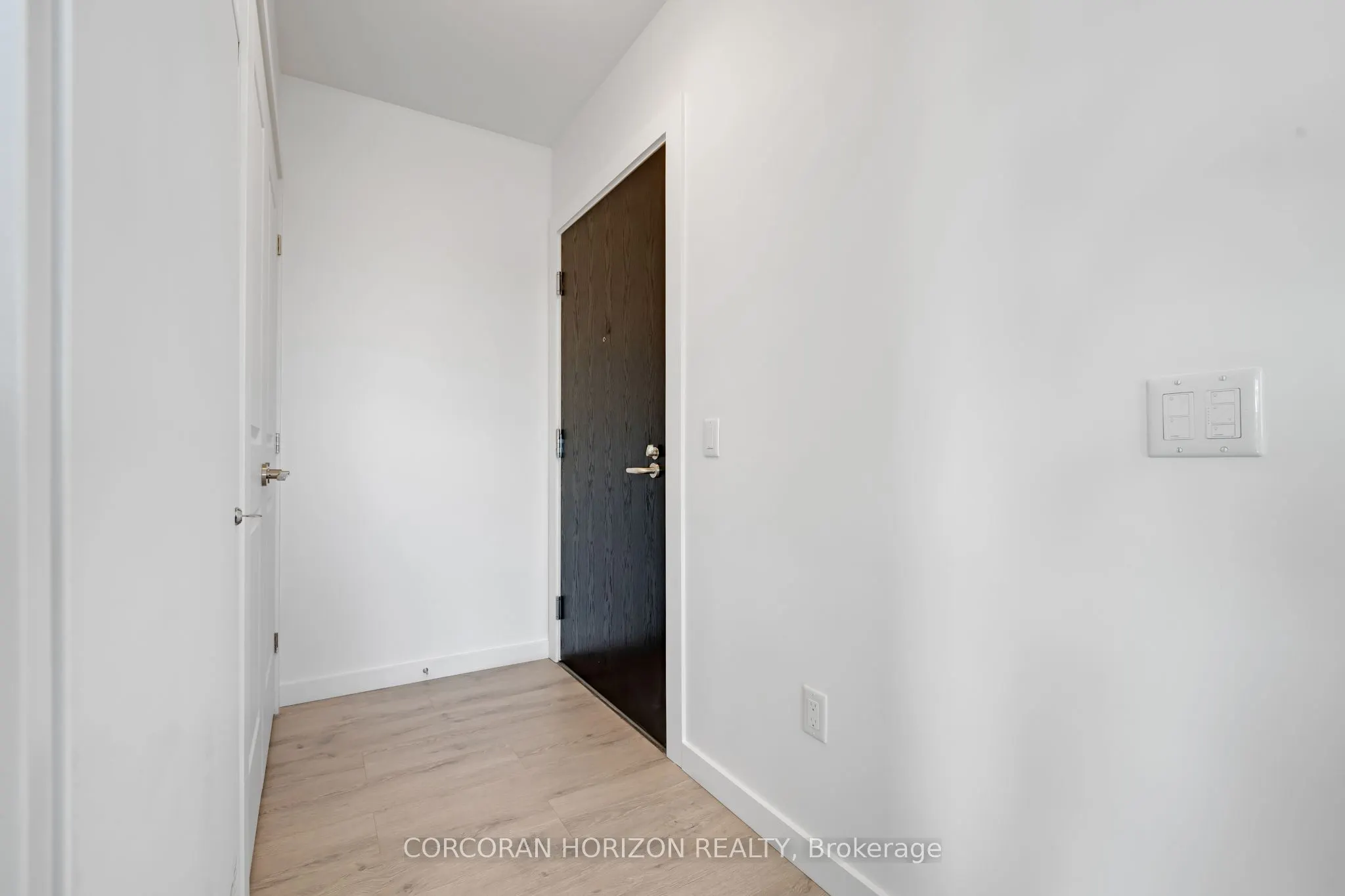 181 King Street S, #1414