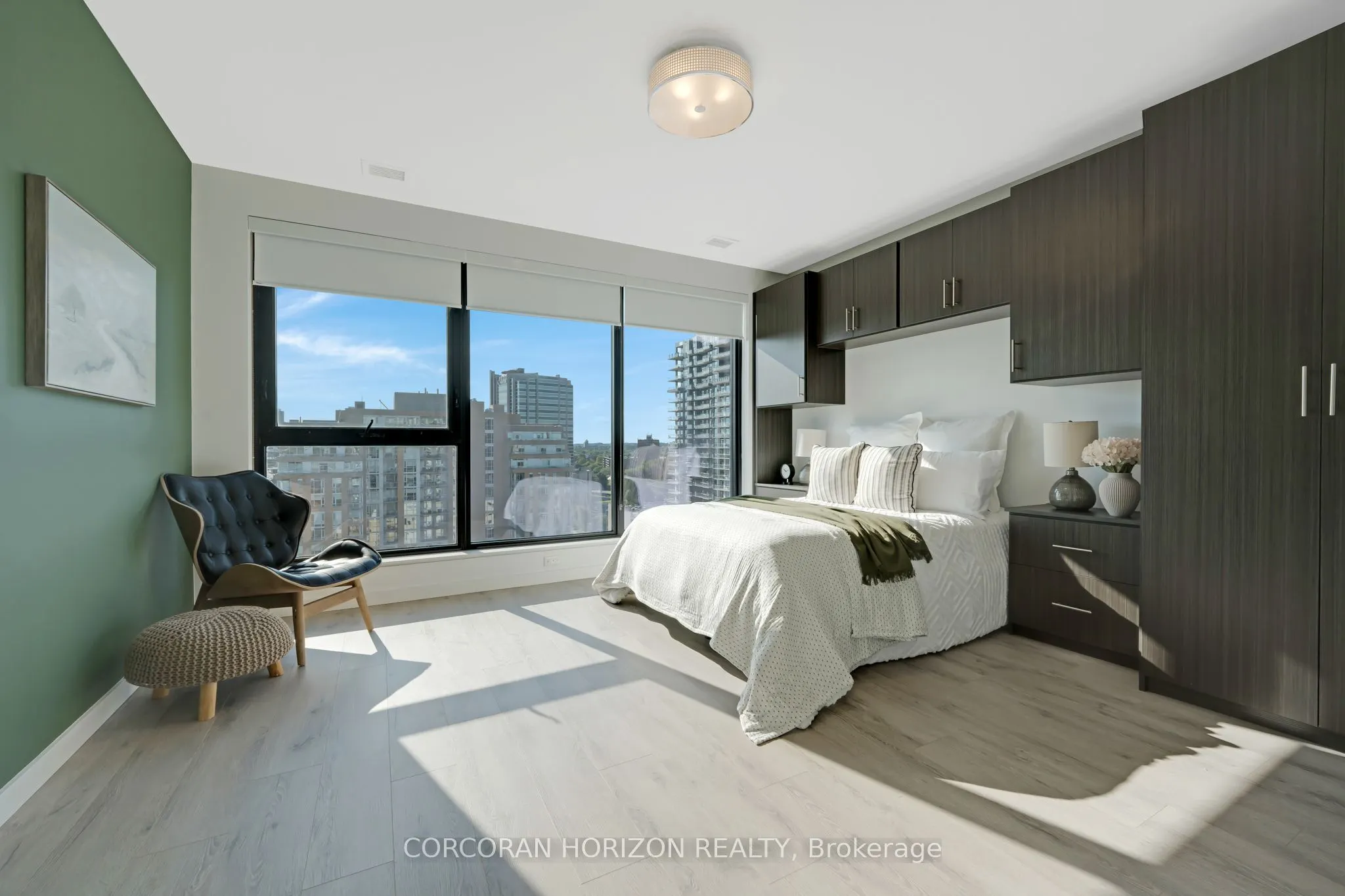 181 King Street S, #1414