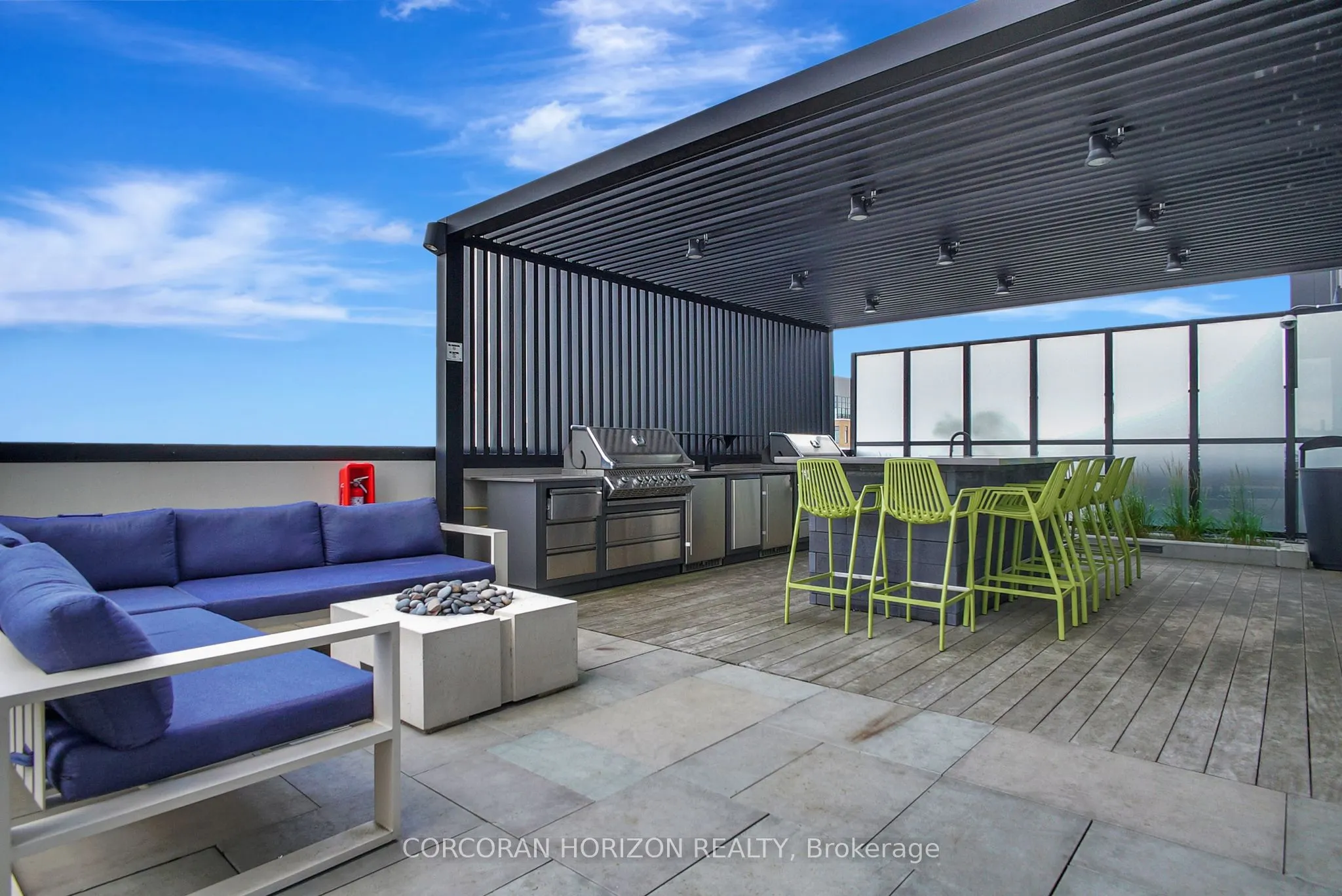181 King Street S, #1414