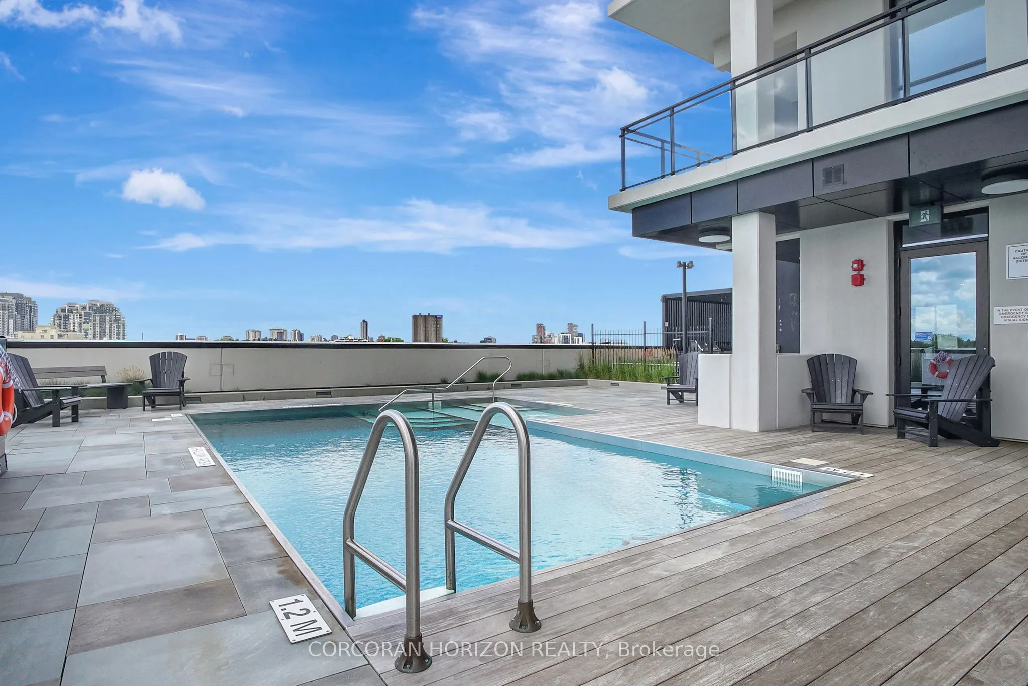 181 King Street S, #1414