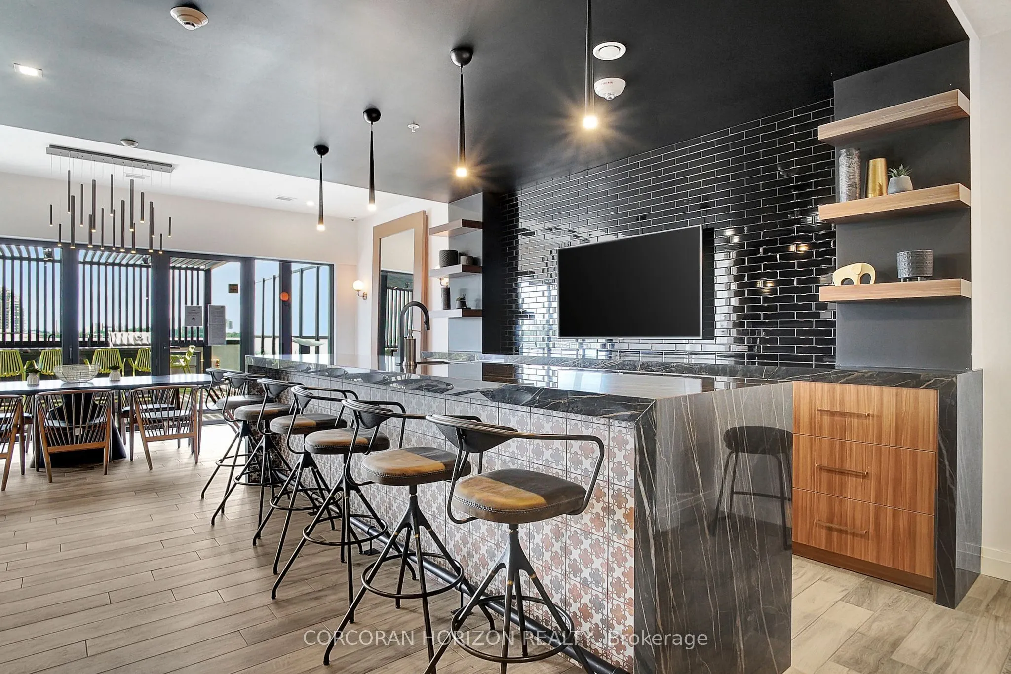 181 King Street S, #1414