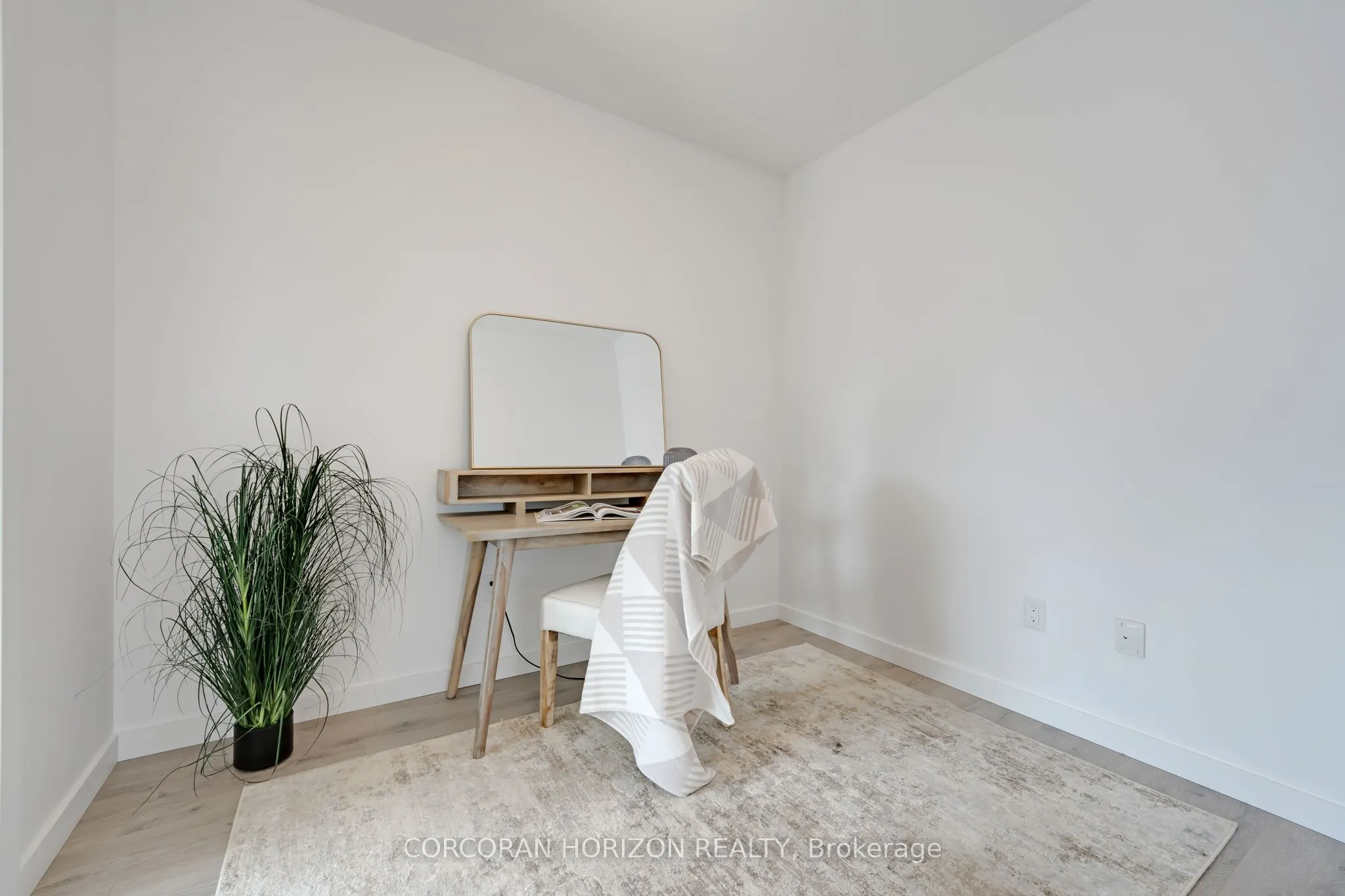 181 King Street S, #1414