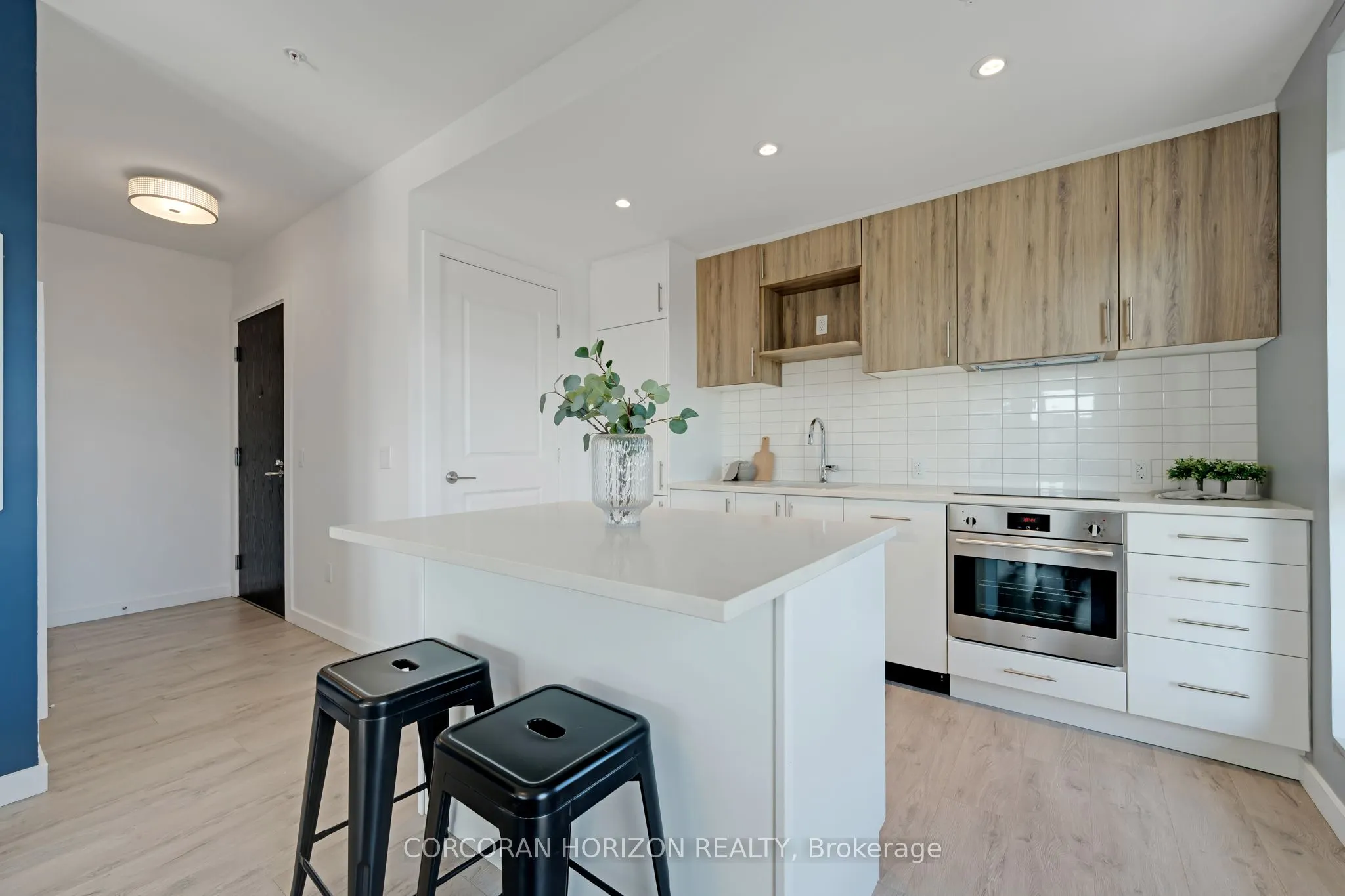 181 King Street S, #1414