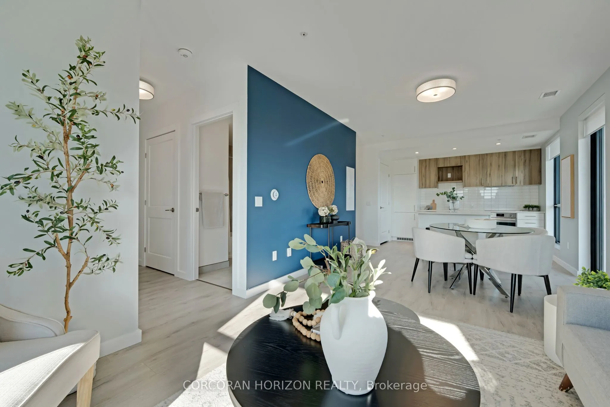181 King Street S, #1414