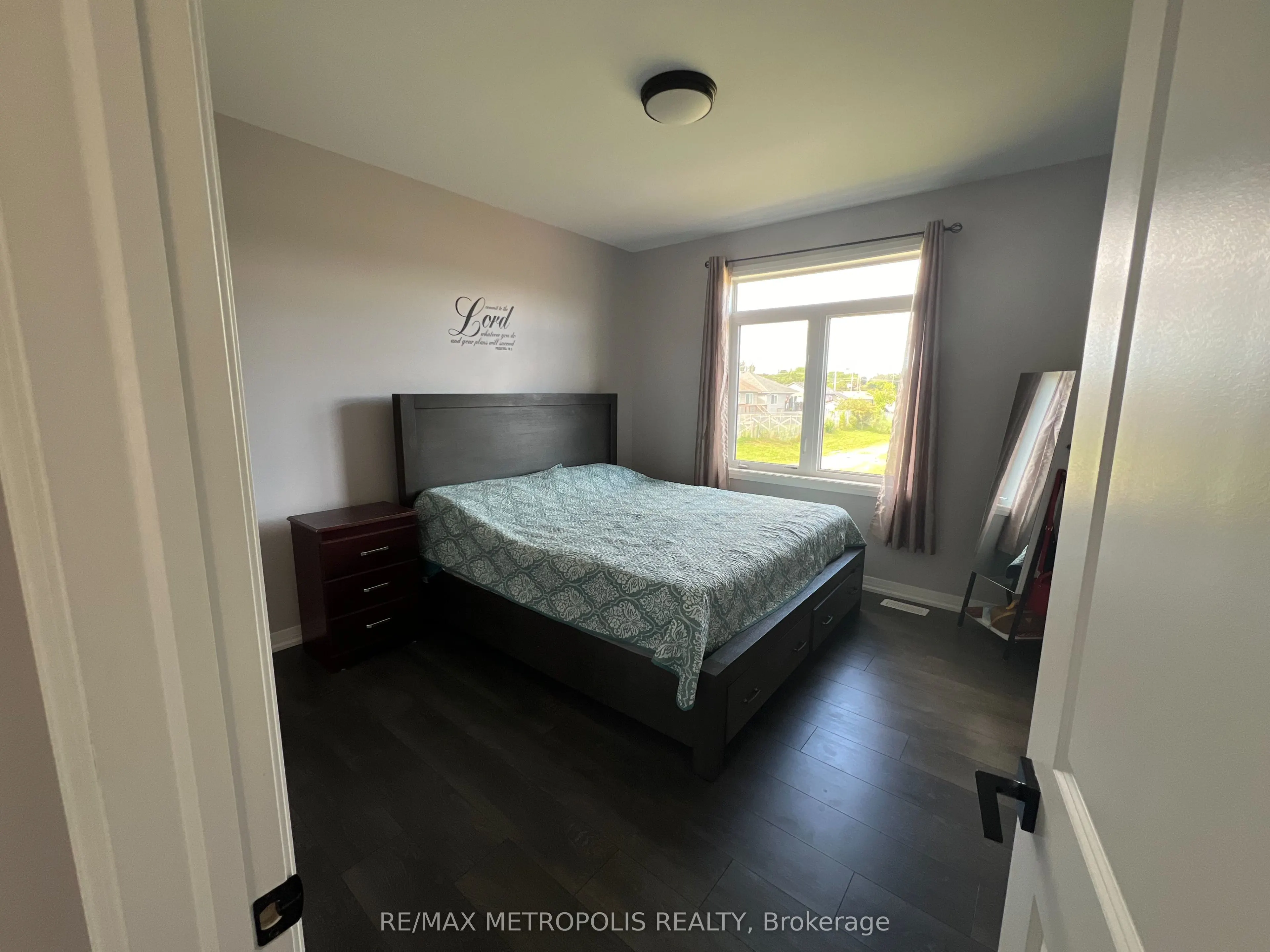 6 Summit Crescent