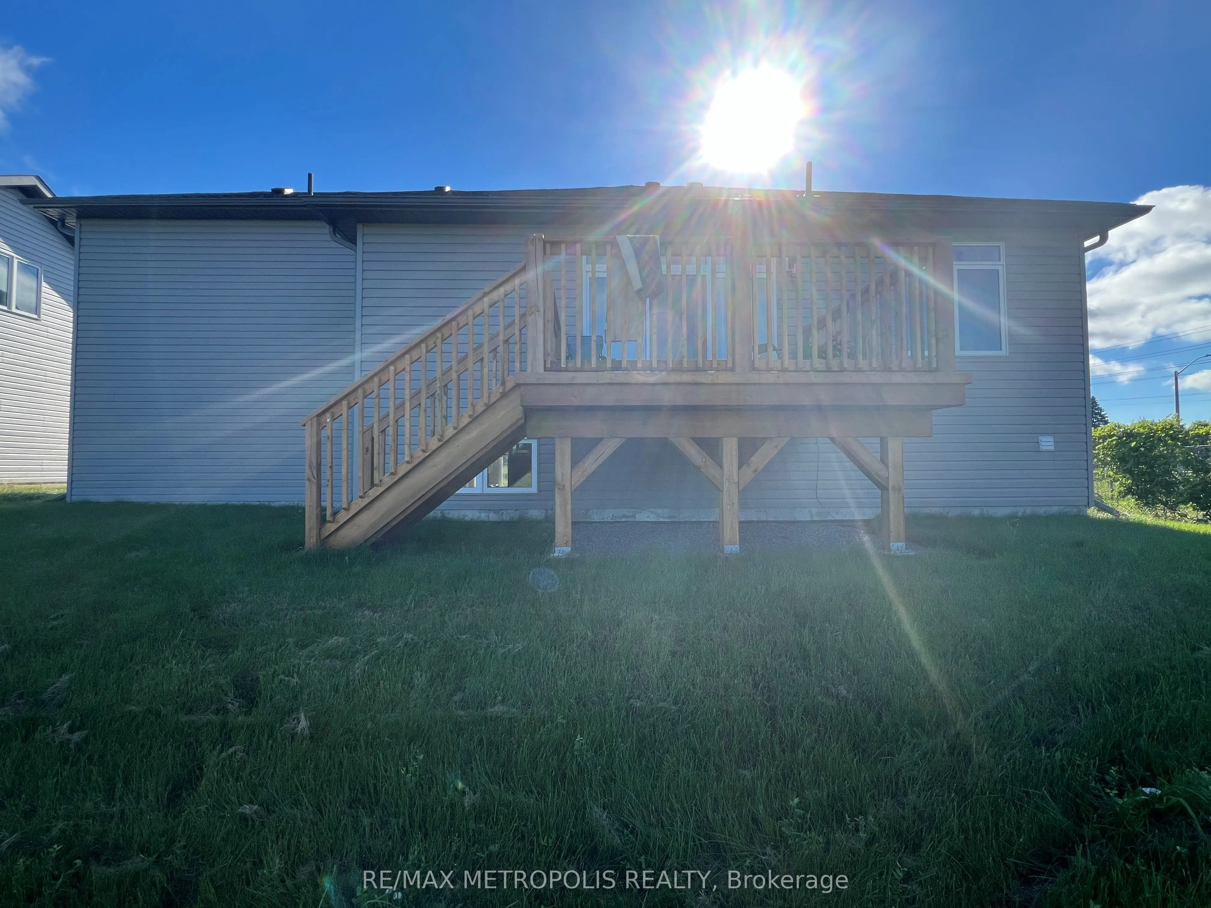 6 Summit Crescent