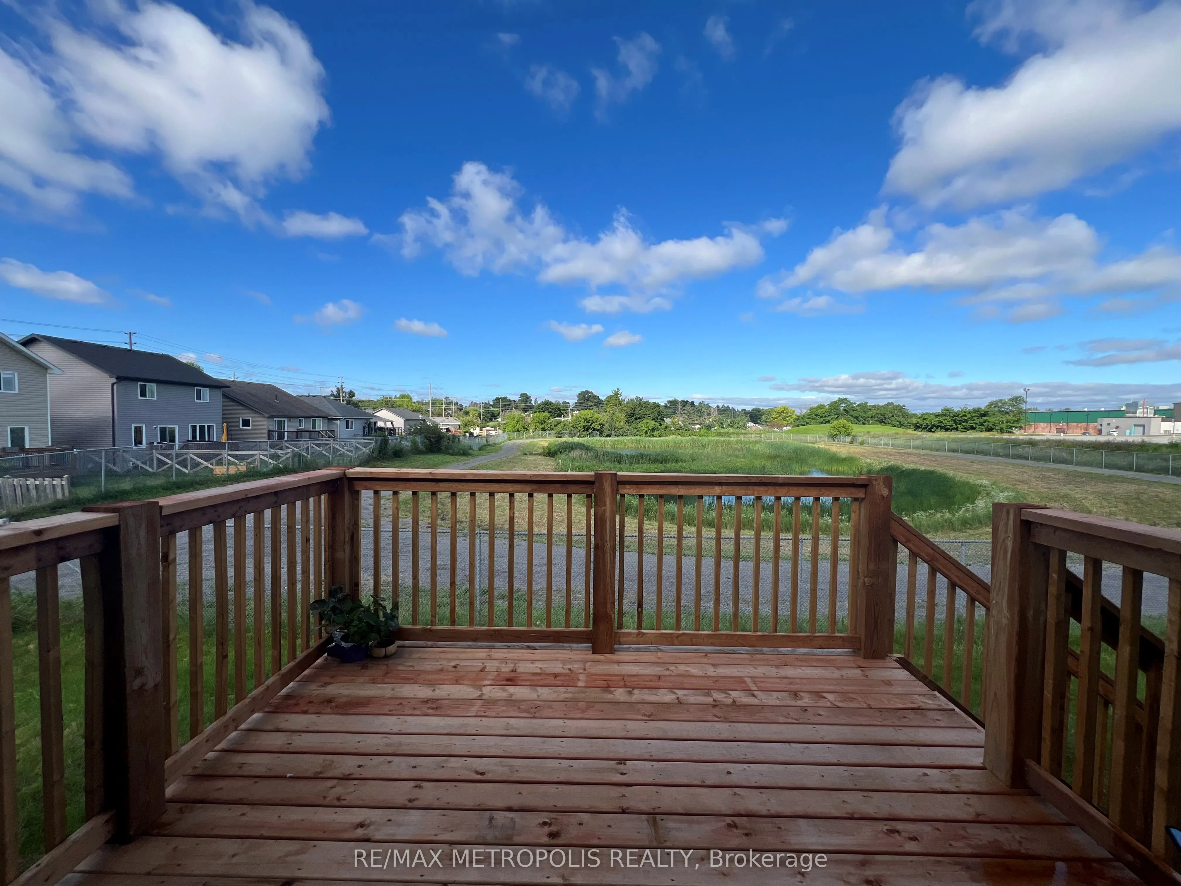 6 Summit Crescent