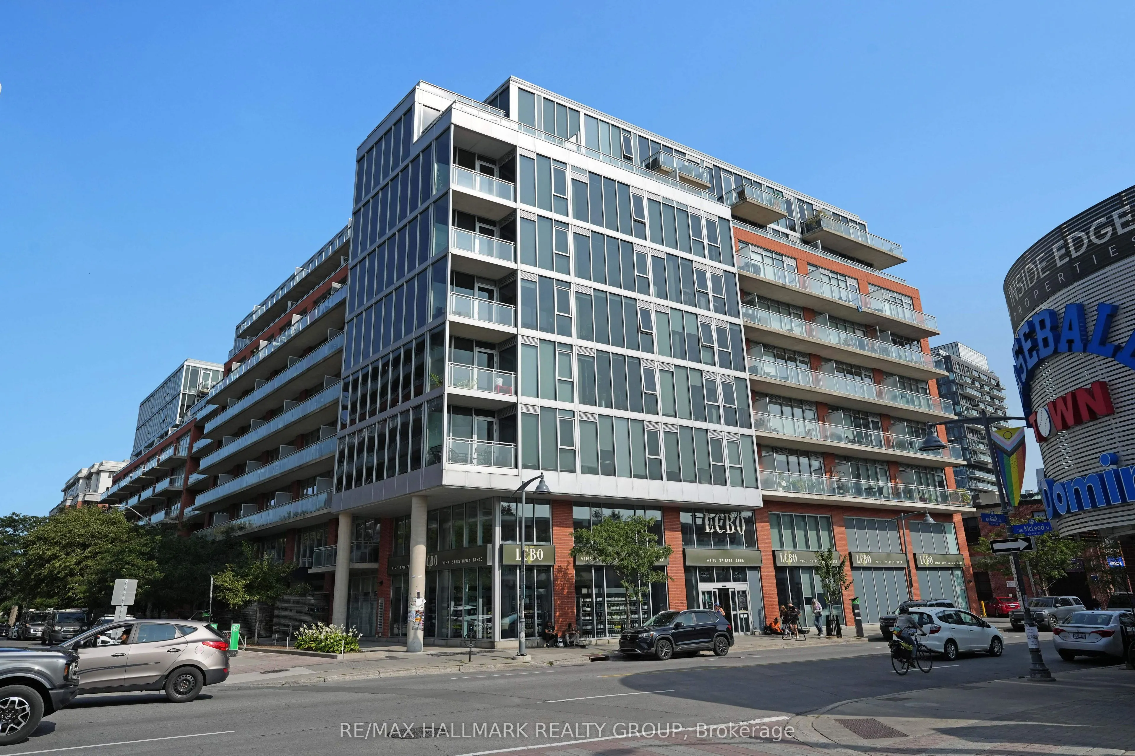 360 Mcleod Street, #Penthouse 804